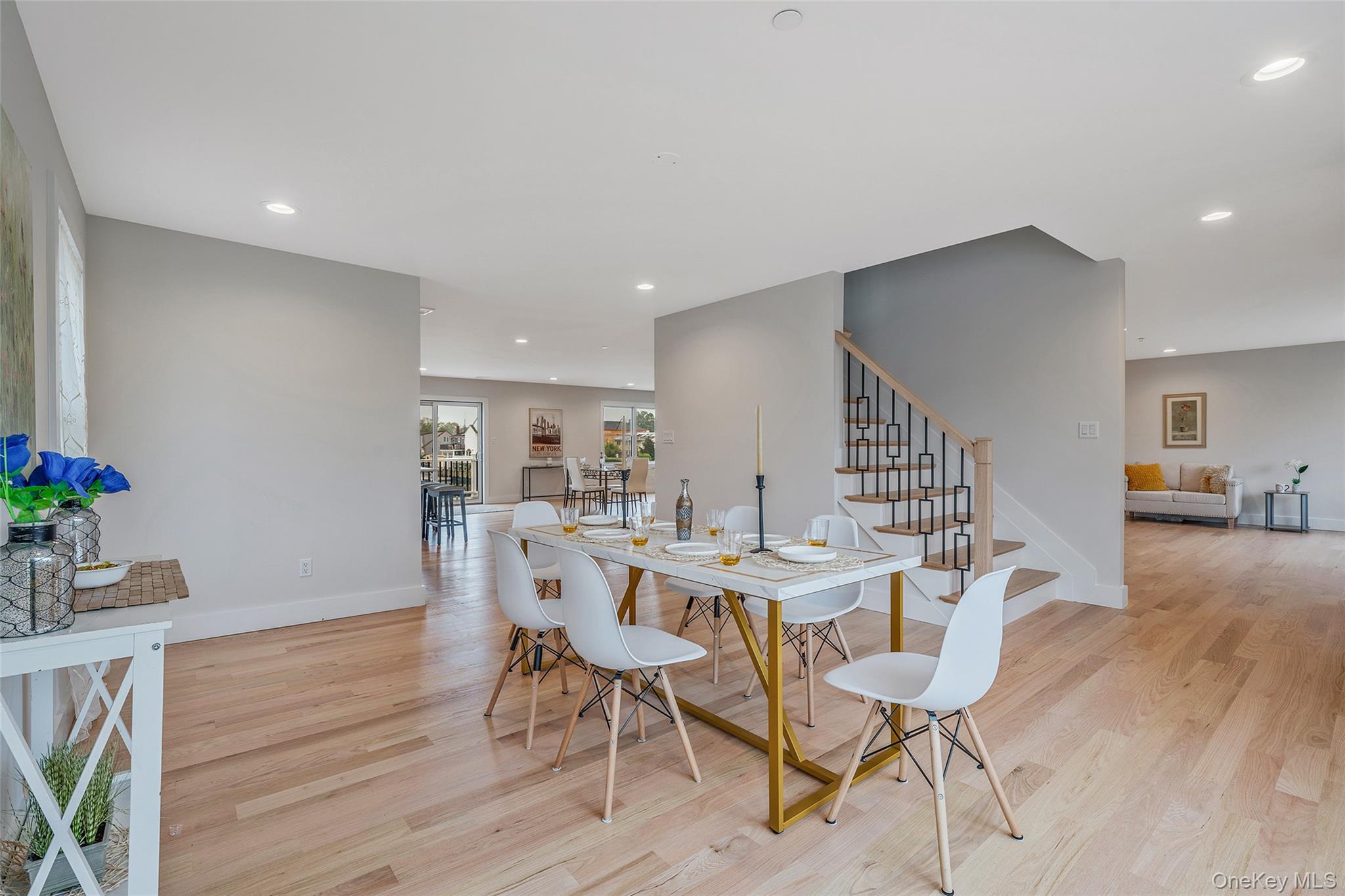 243 Mott Street Property Photo 10