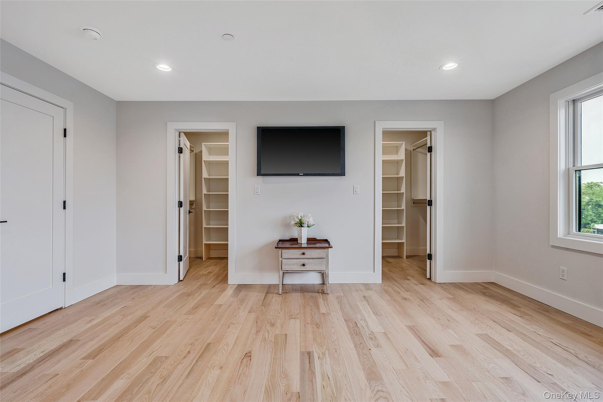 243 Mott Street Property Photo 29