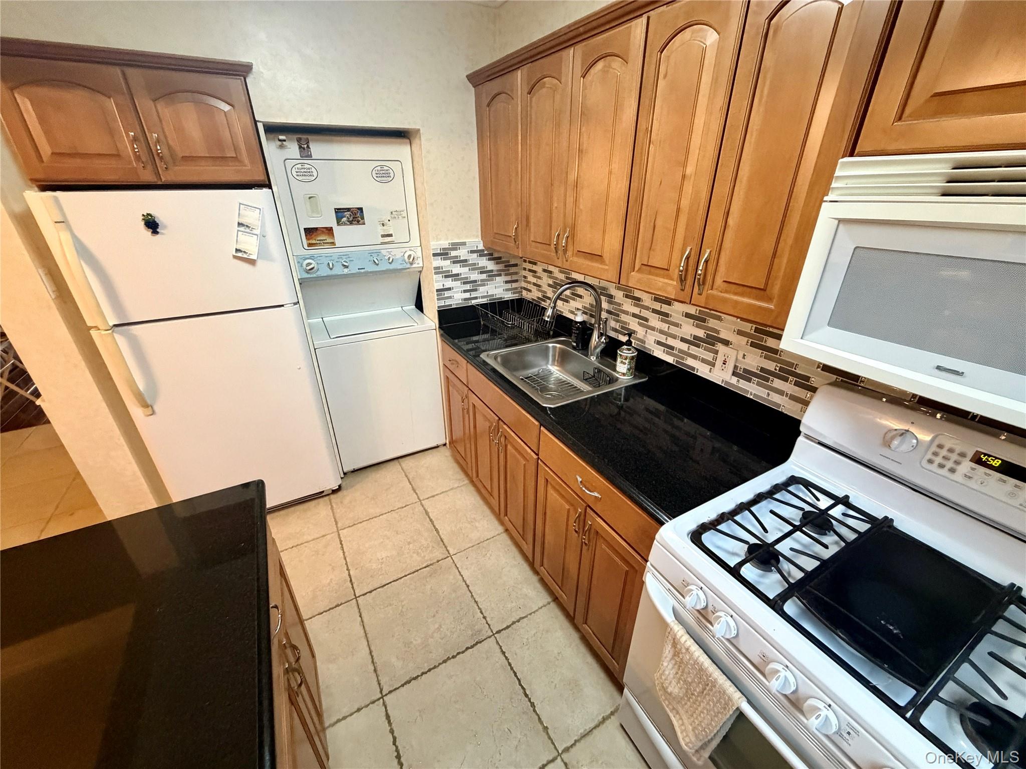 88-17 Shore Parkway 016 Property Photo 13