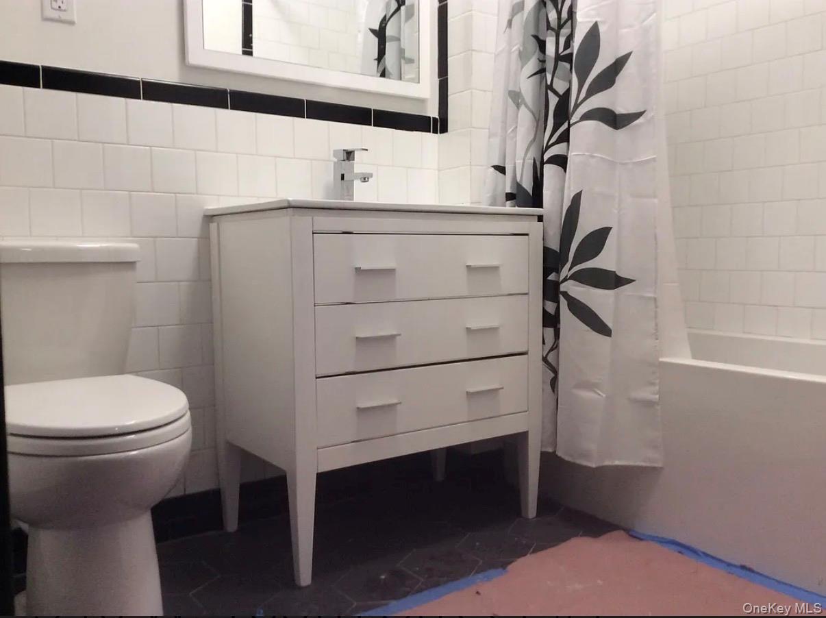546 W 188th Street Property Photo 3
