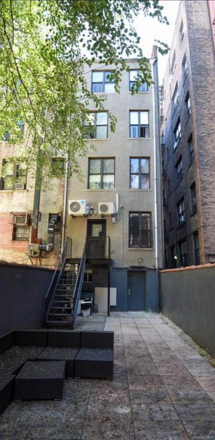 546 W 188th Street Property Photo 10