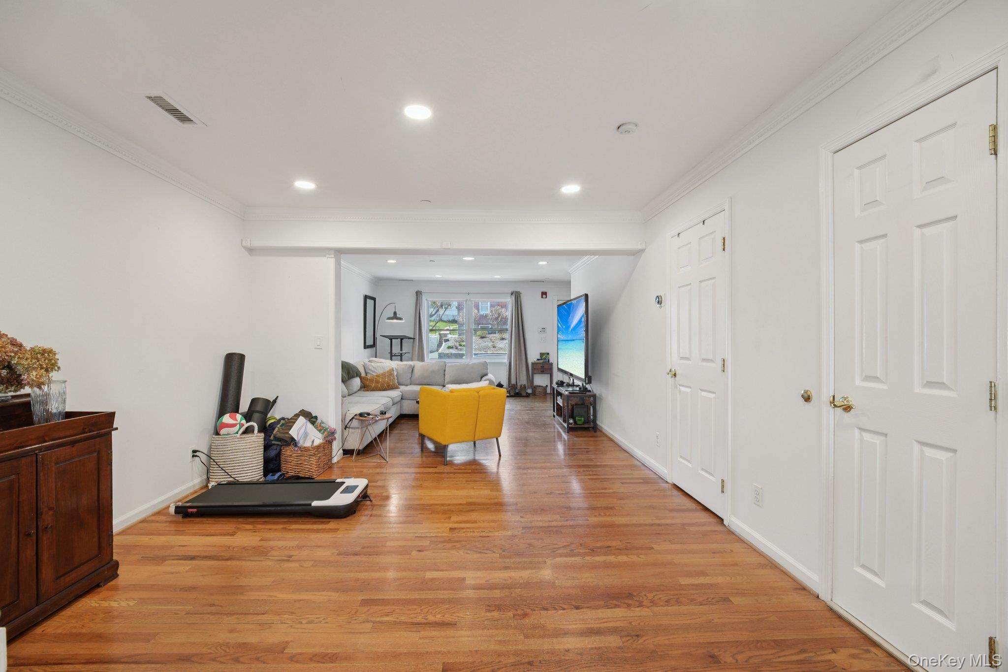 162 Harding Avenue Property Photo 10