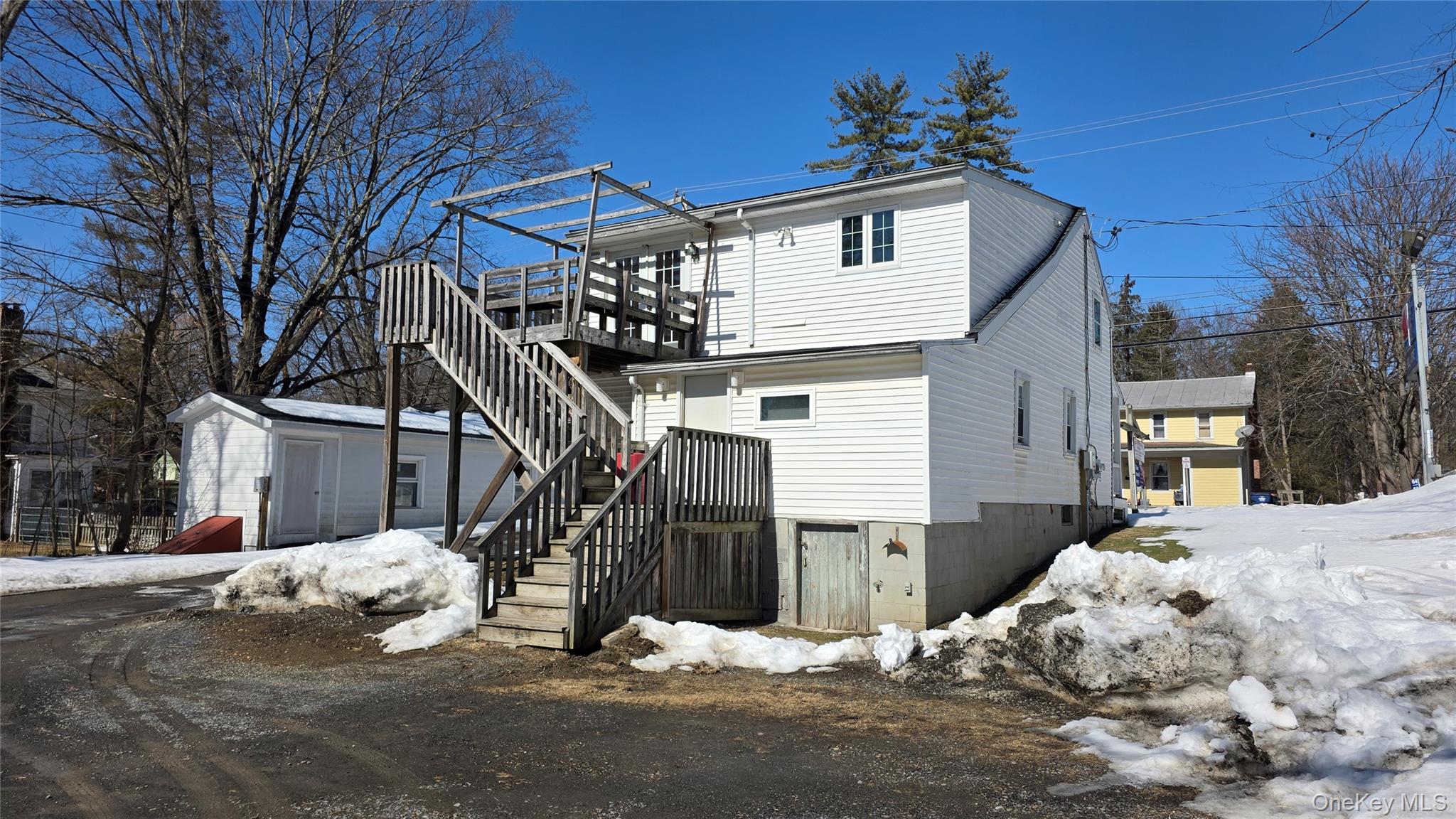 62 E Market Street Property Photo 5