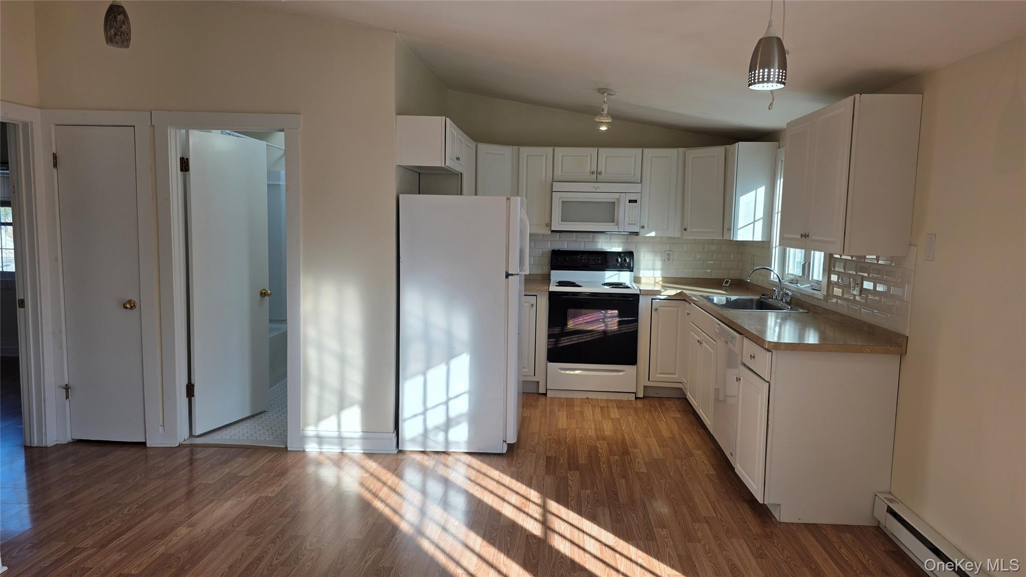 62 E Market Street Property Photo 9