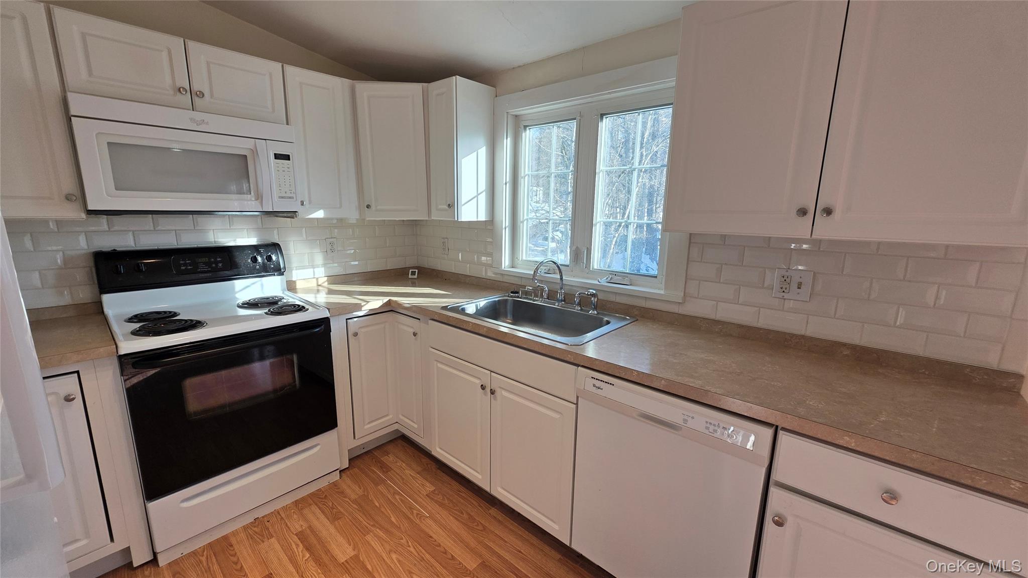 62 E Market Street Property Photo 10