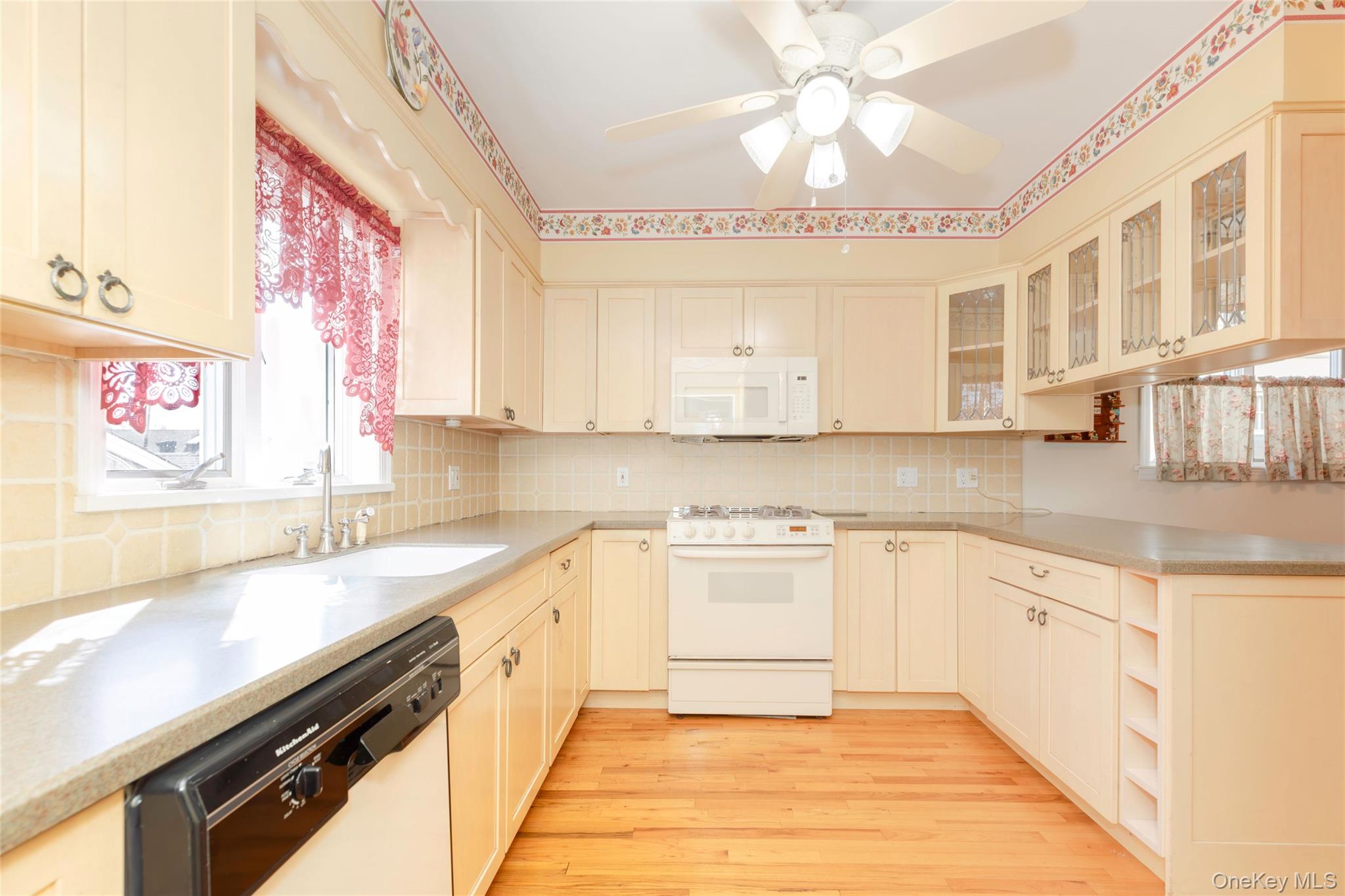 100 Marine Street Property Photo 9
