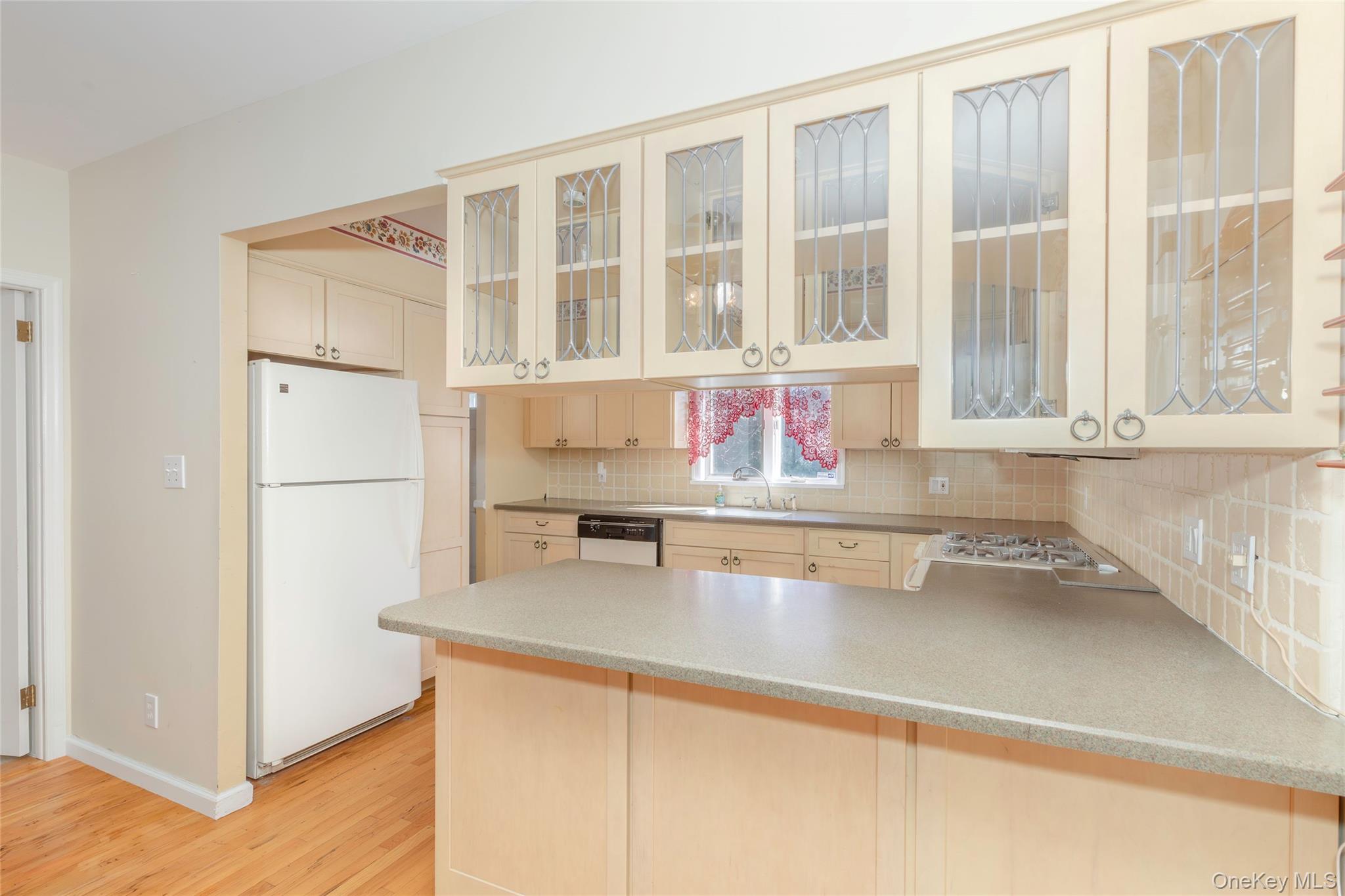 100 Marine Street Property Photo 10