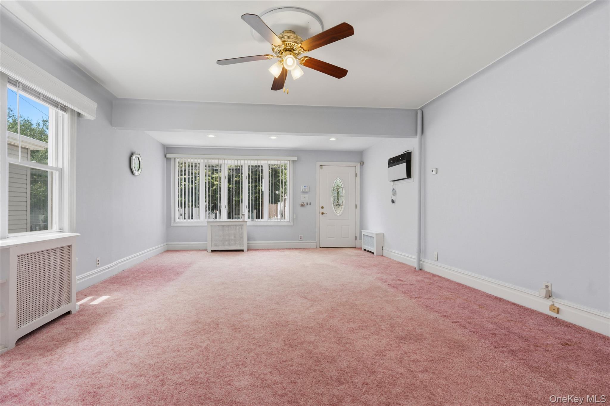 1372 Hollywood Avenue Property Photo 3