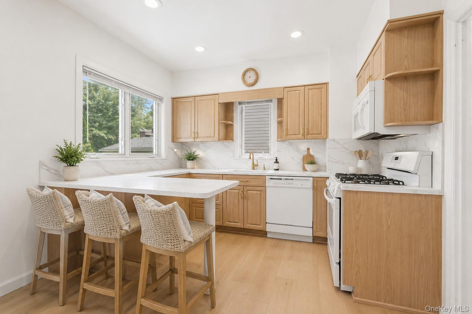 1372 Hollywood Avenue Property Photo 10