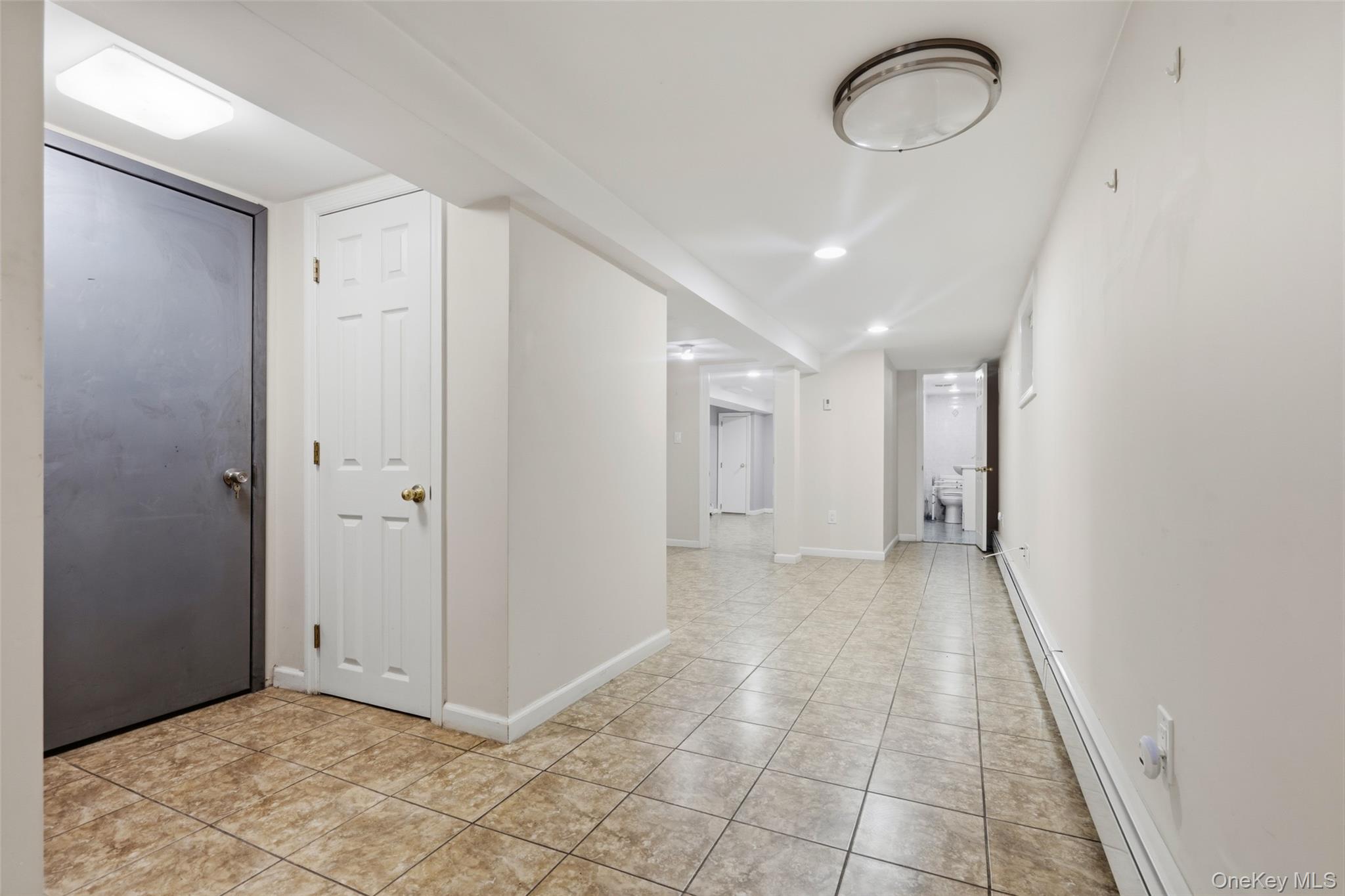1372 Hollywood Avenue Property Photo 22