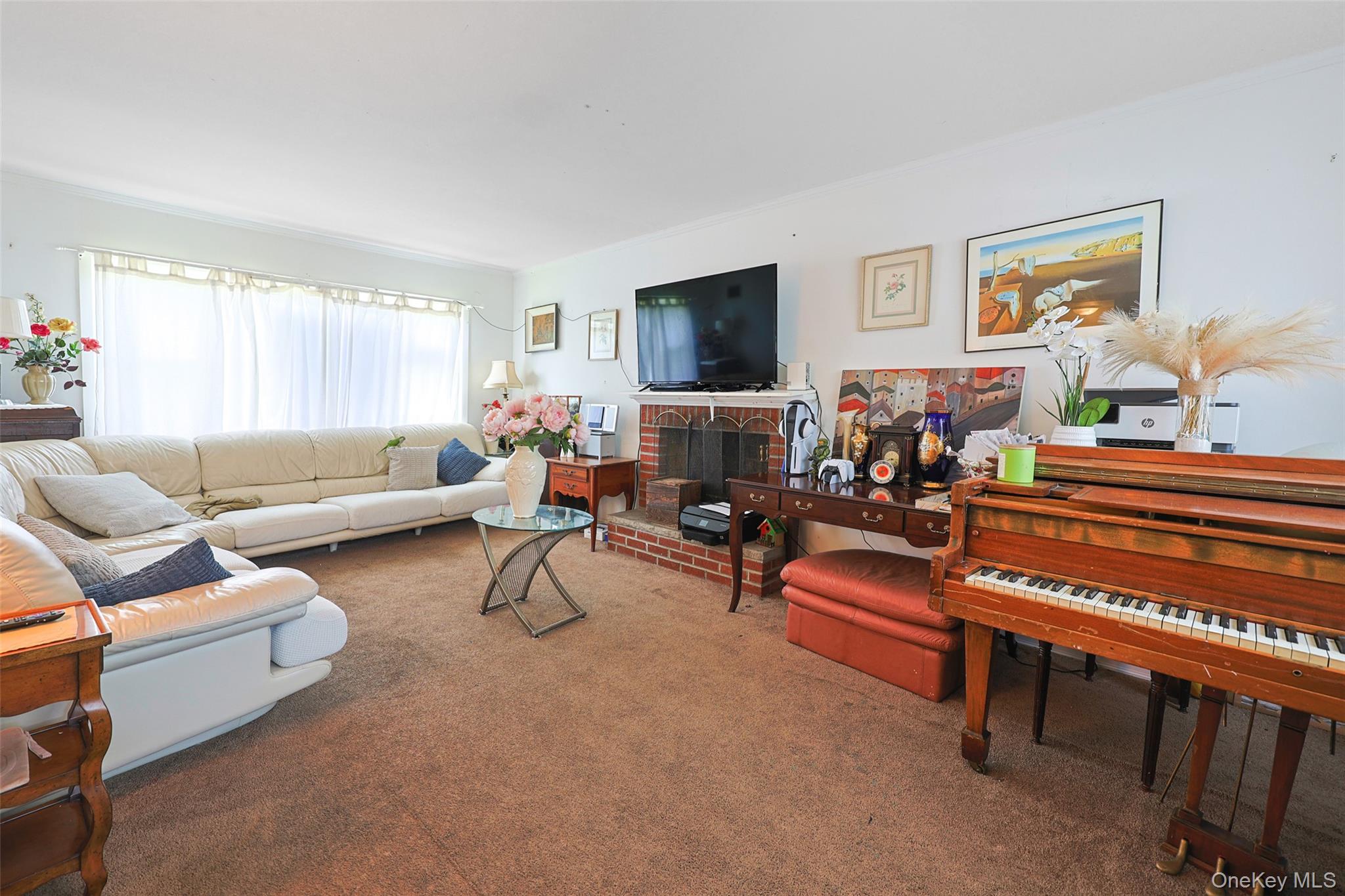 84 Middle Neck Road Property Photo 3