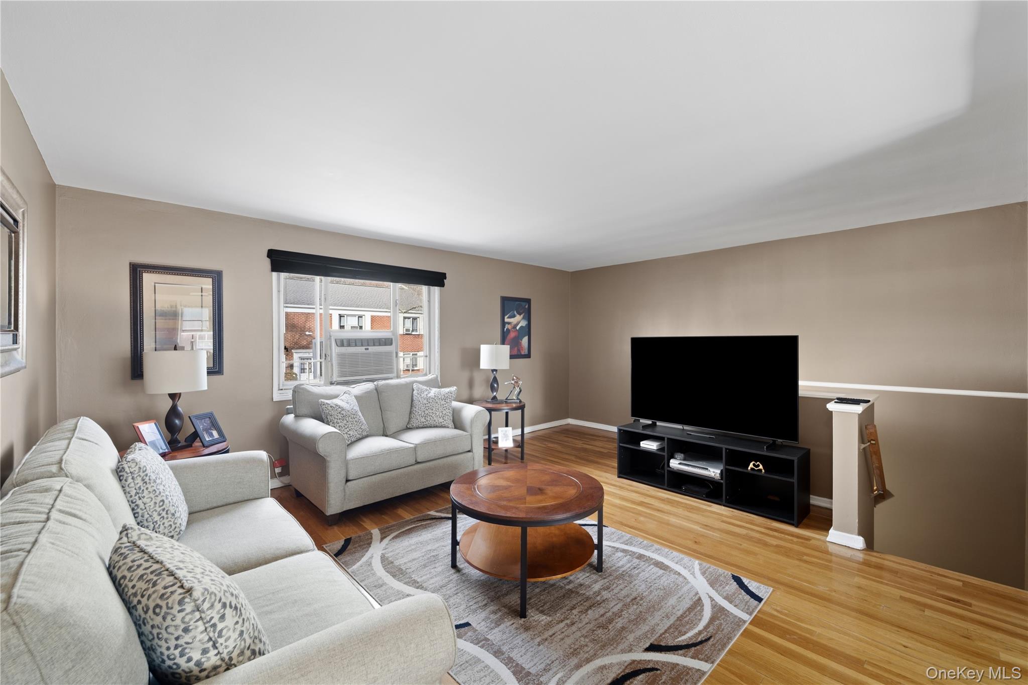 226-10 Manor Road Upper Property Photo 4