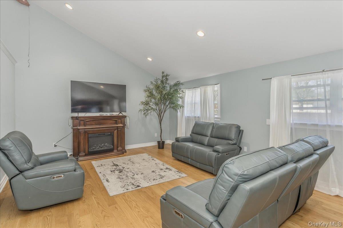 949 Union Street Property Photo 15