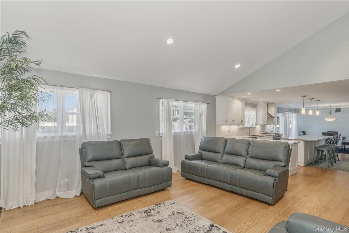 949 Union Street Property Photo 17