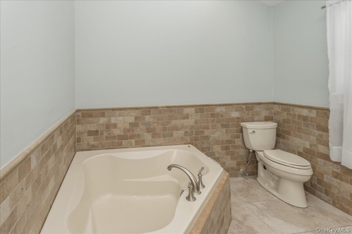 949 Union Street Property Photo 23