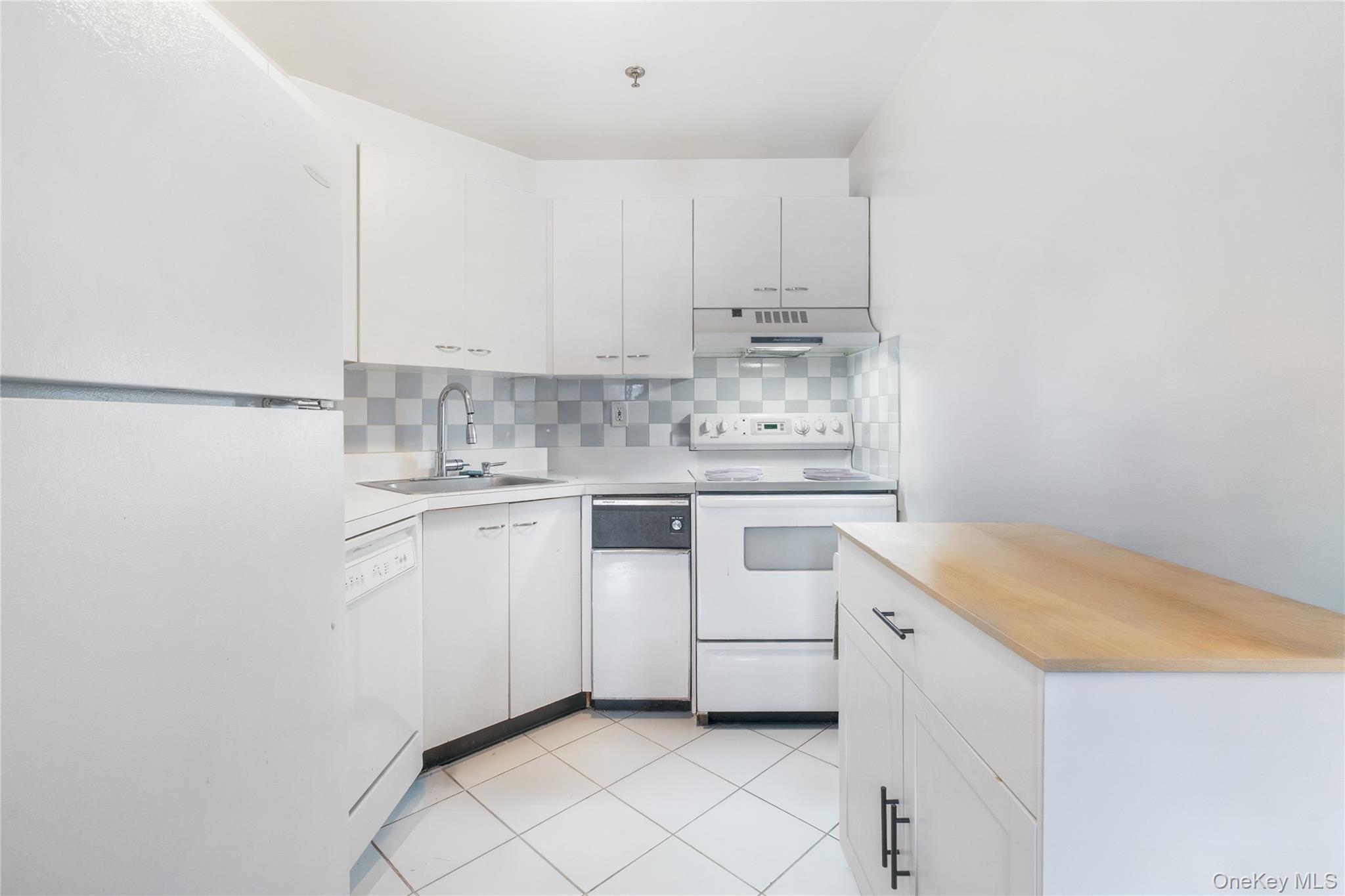75 Mckinley Avenue B3-4 Property Photo 9