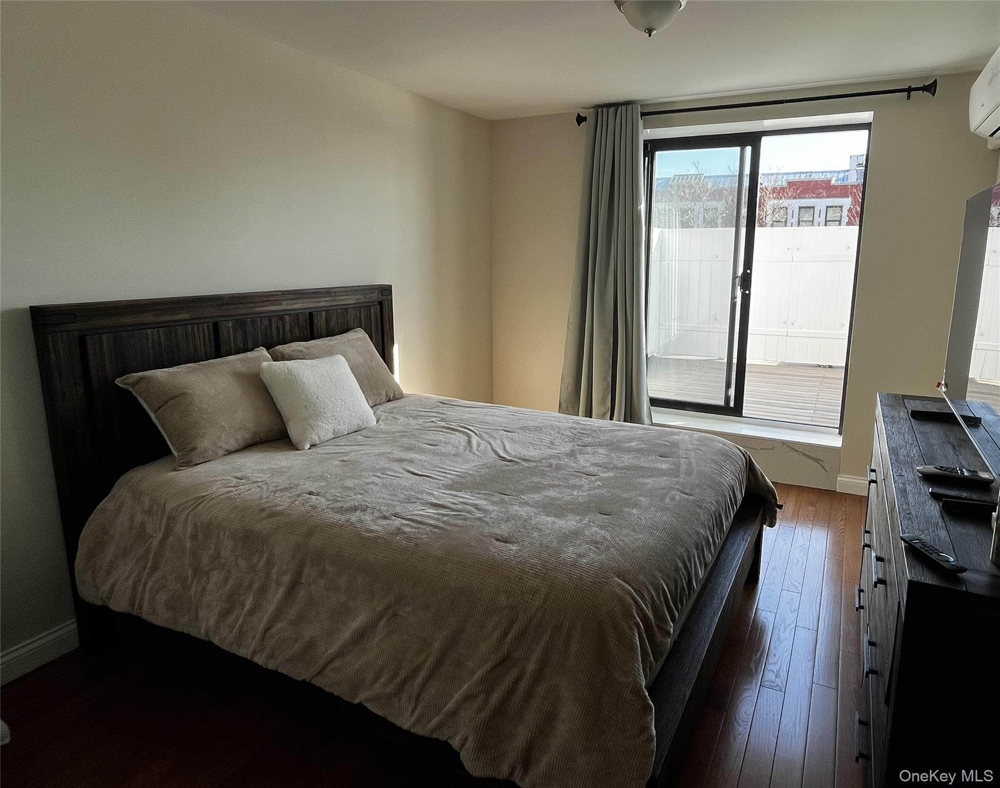 7026 Queens Boulevard 2a Property Photo 9