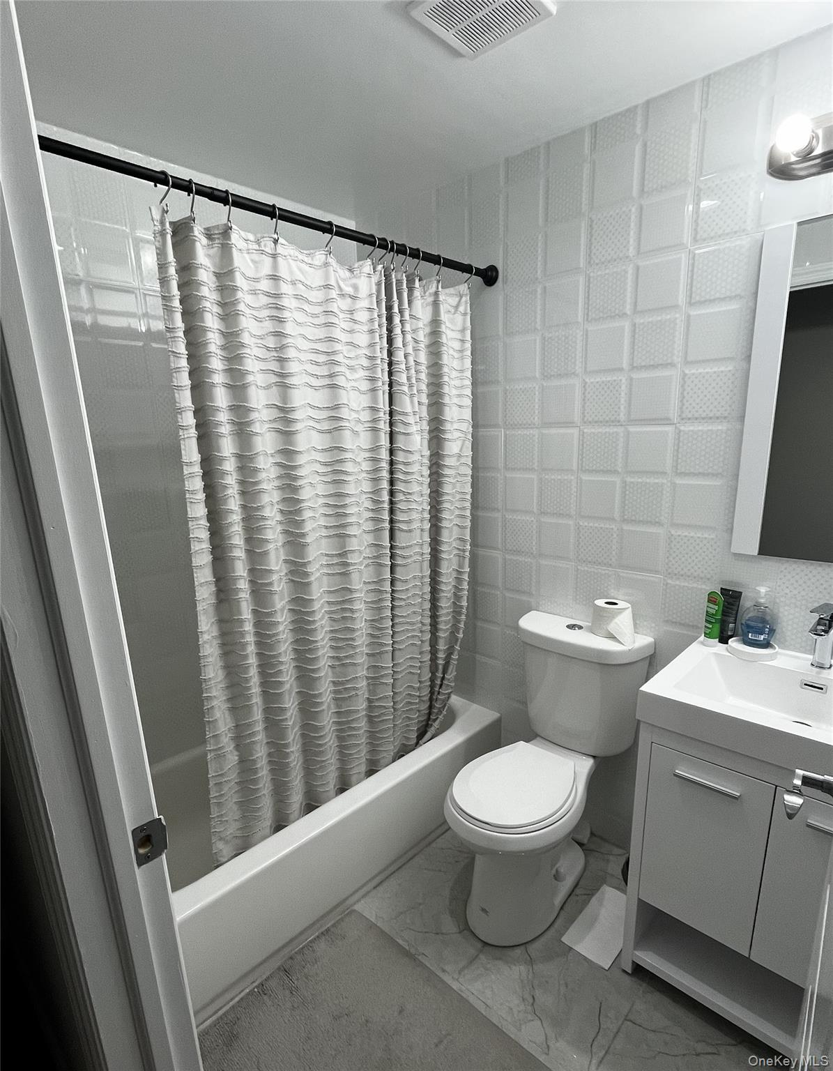 7026 Queens Boulevard 2a Property Photo 13