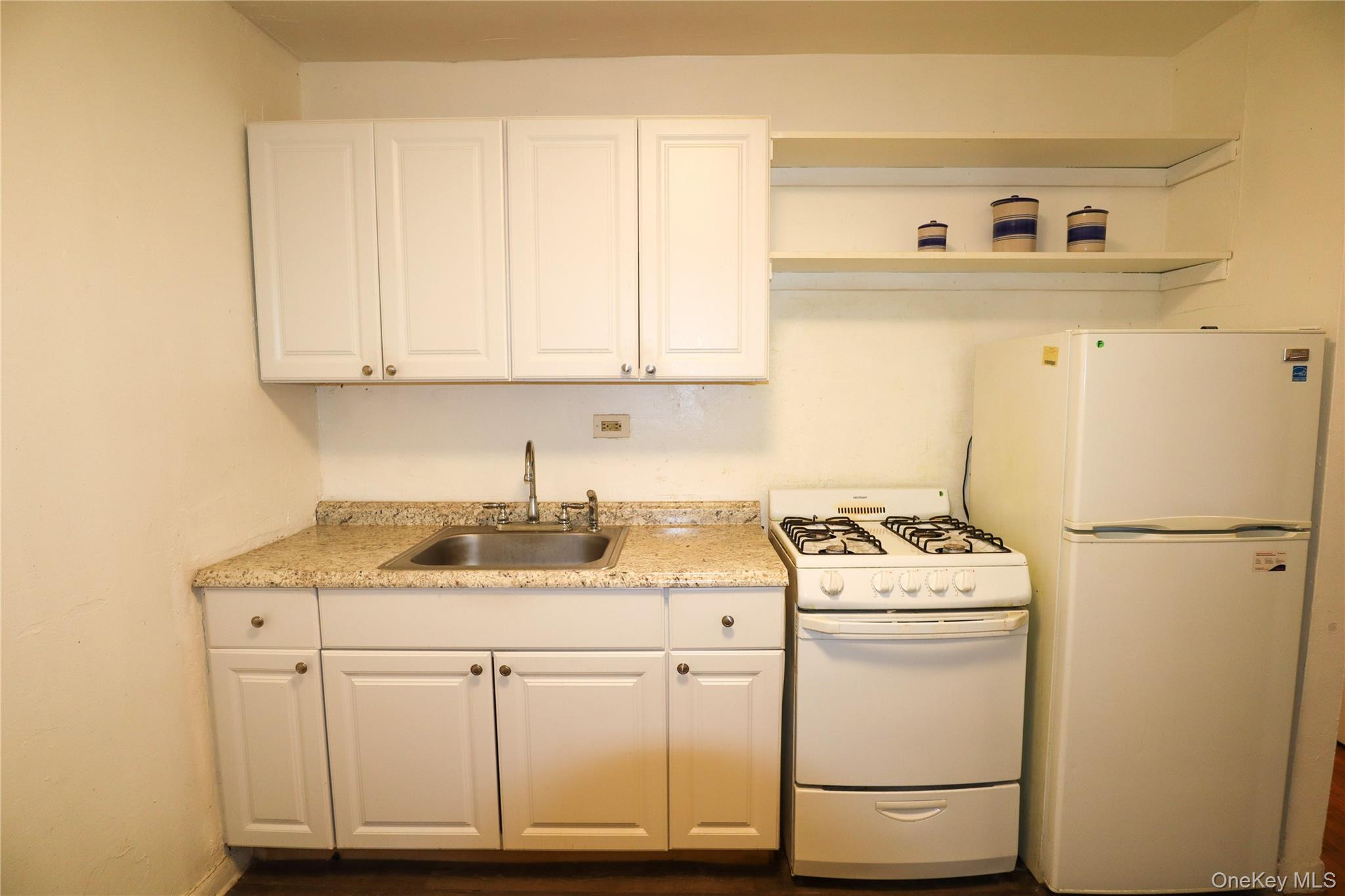 8720 175th Street 3j Property Photo 6