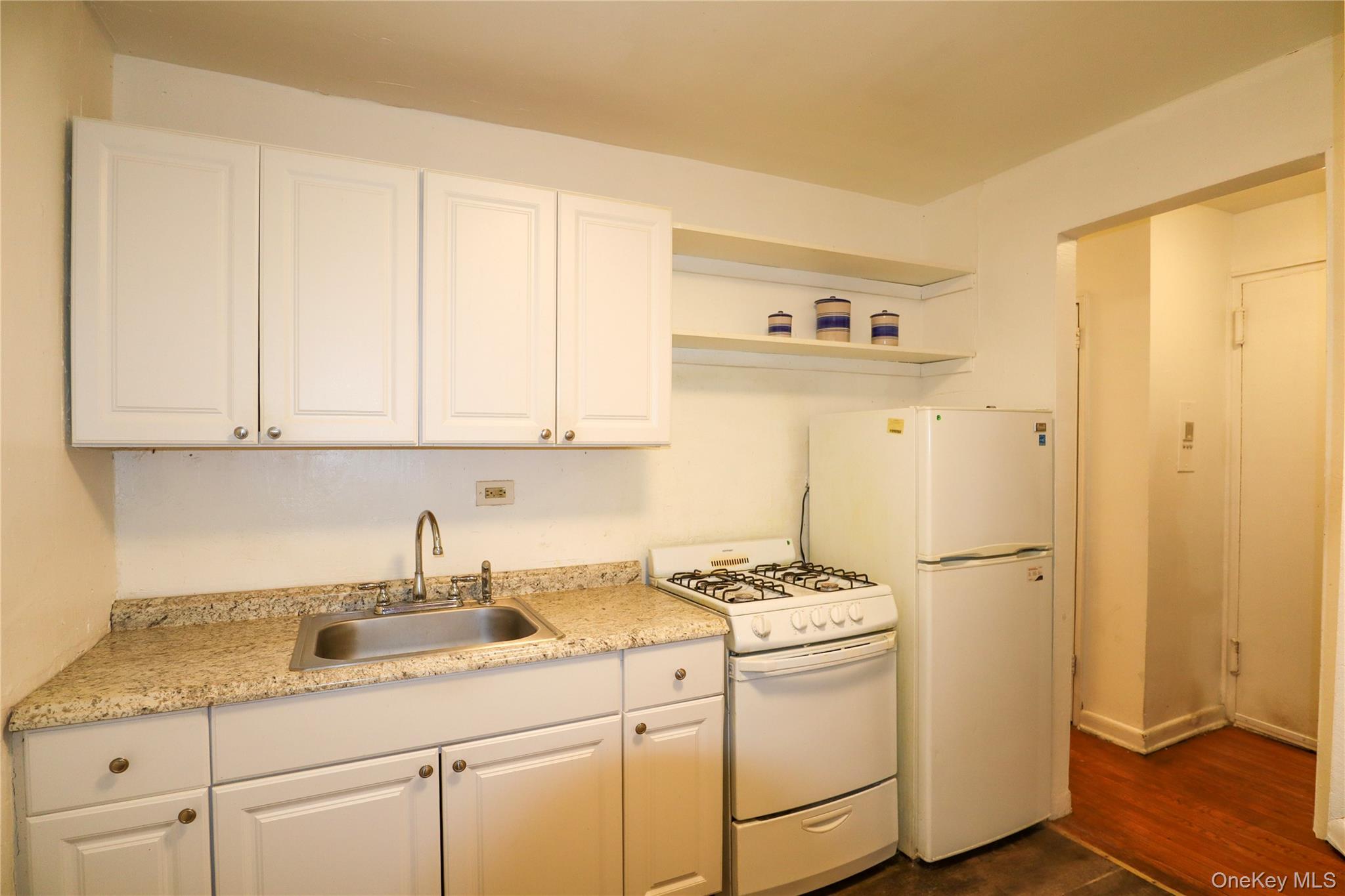 8720 175th Street 3j Property Photo 7