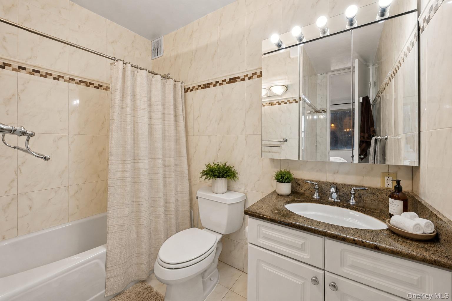 300 E 40 Street 12e Property Photo 5