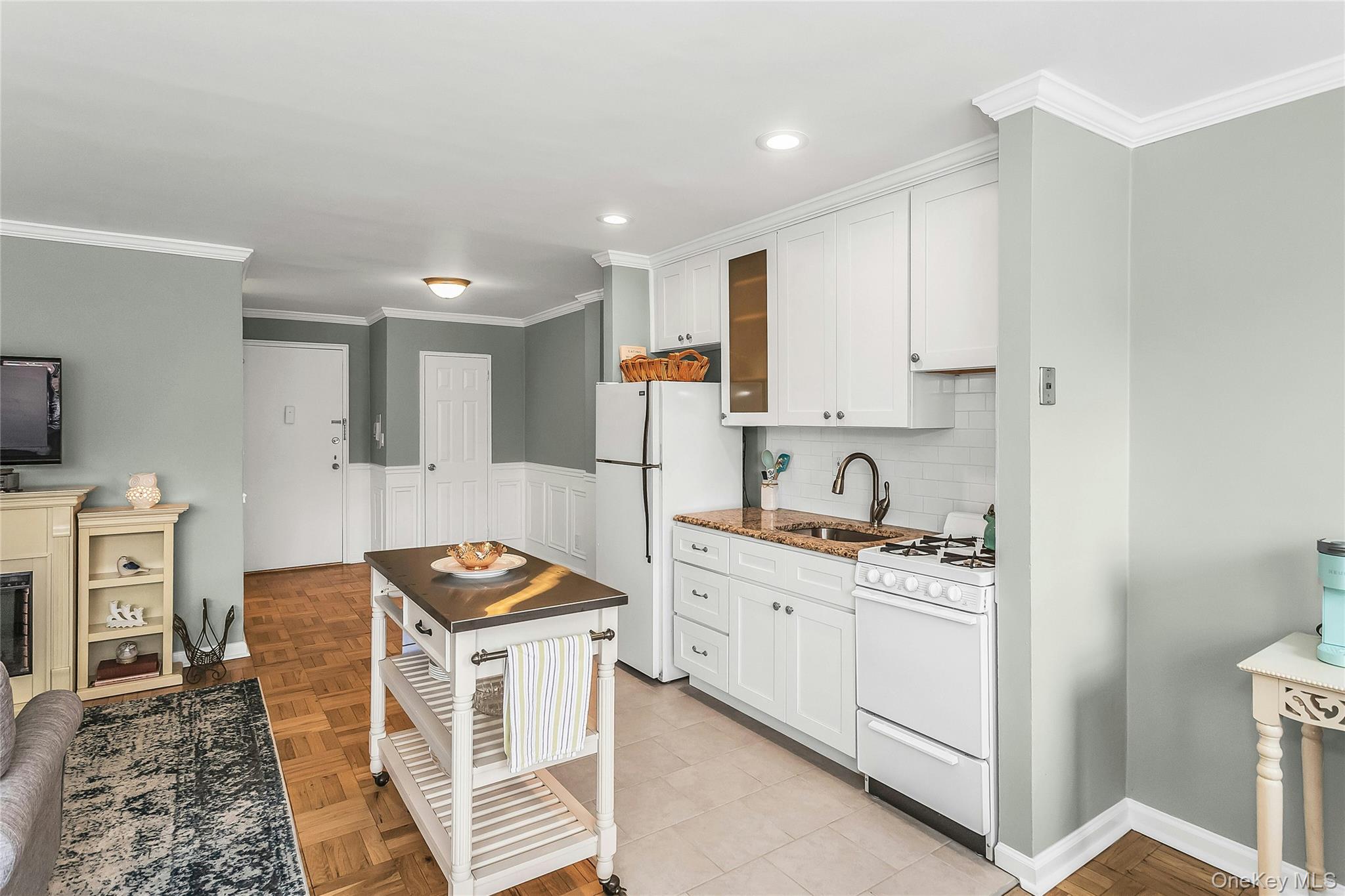 315 Atlantic Avenue 1n Property Photo 2