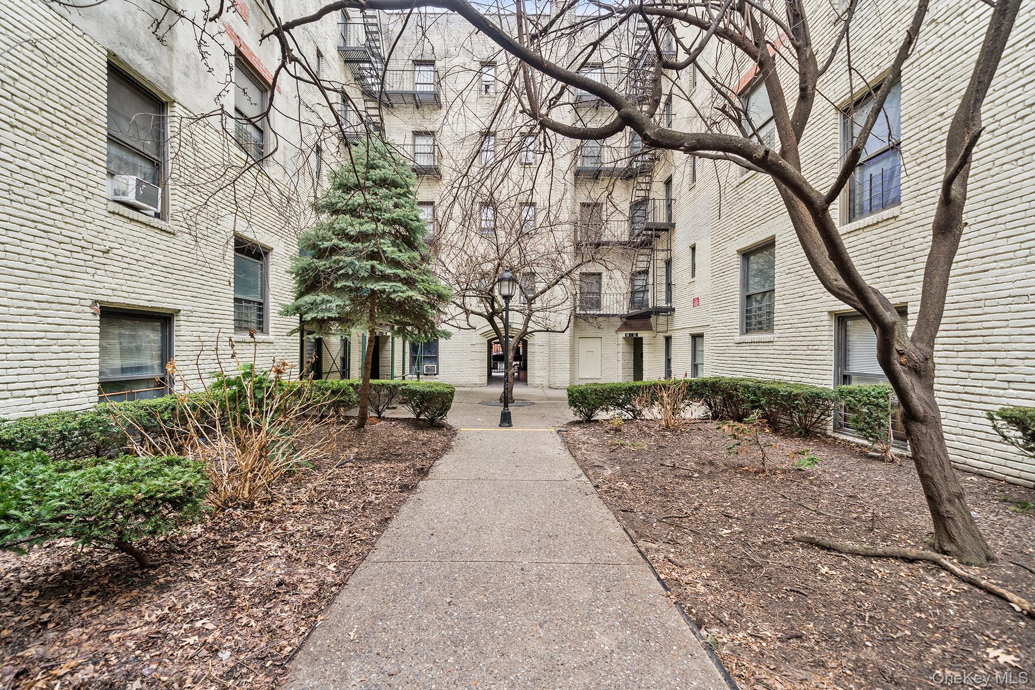 2137 33rd Street 3c Property Photo 17