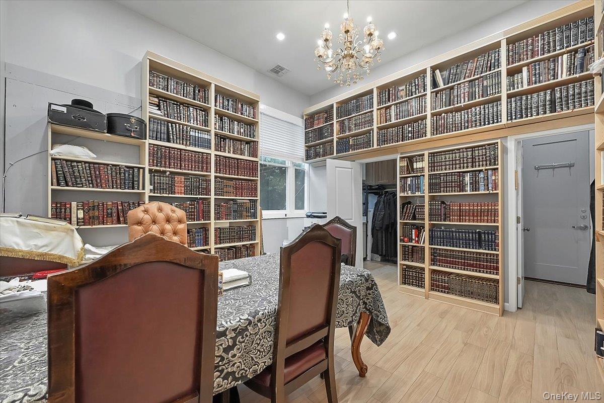 43 Freeland Street Property Photo 15