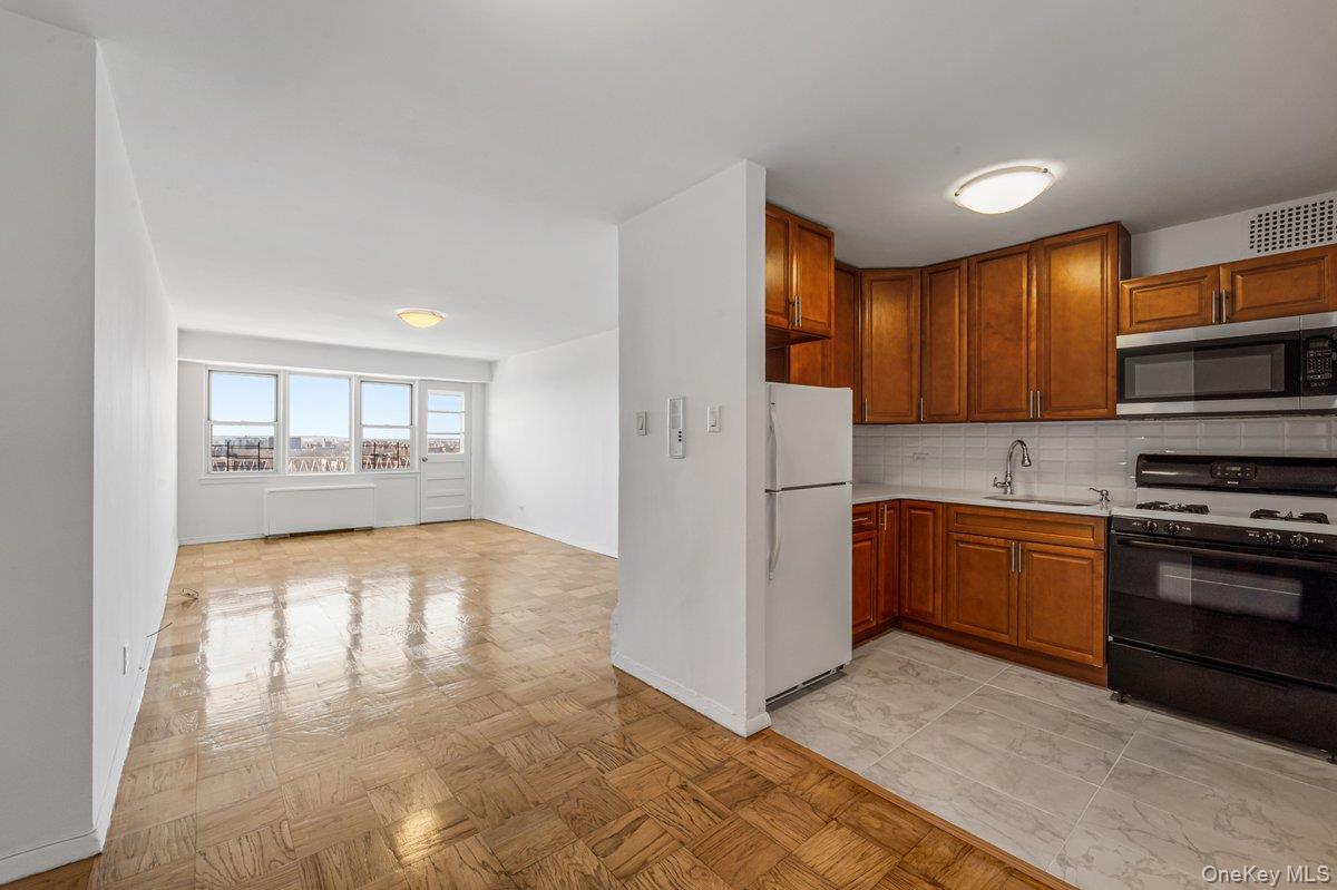 1401 Ocean Avenue 12b Property Photo 6