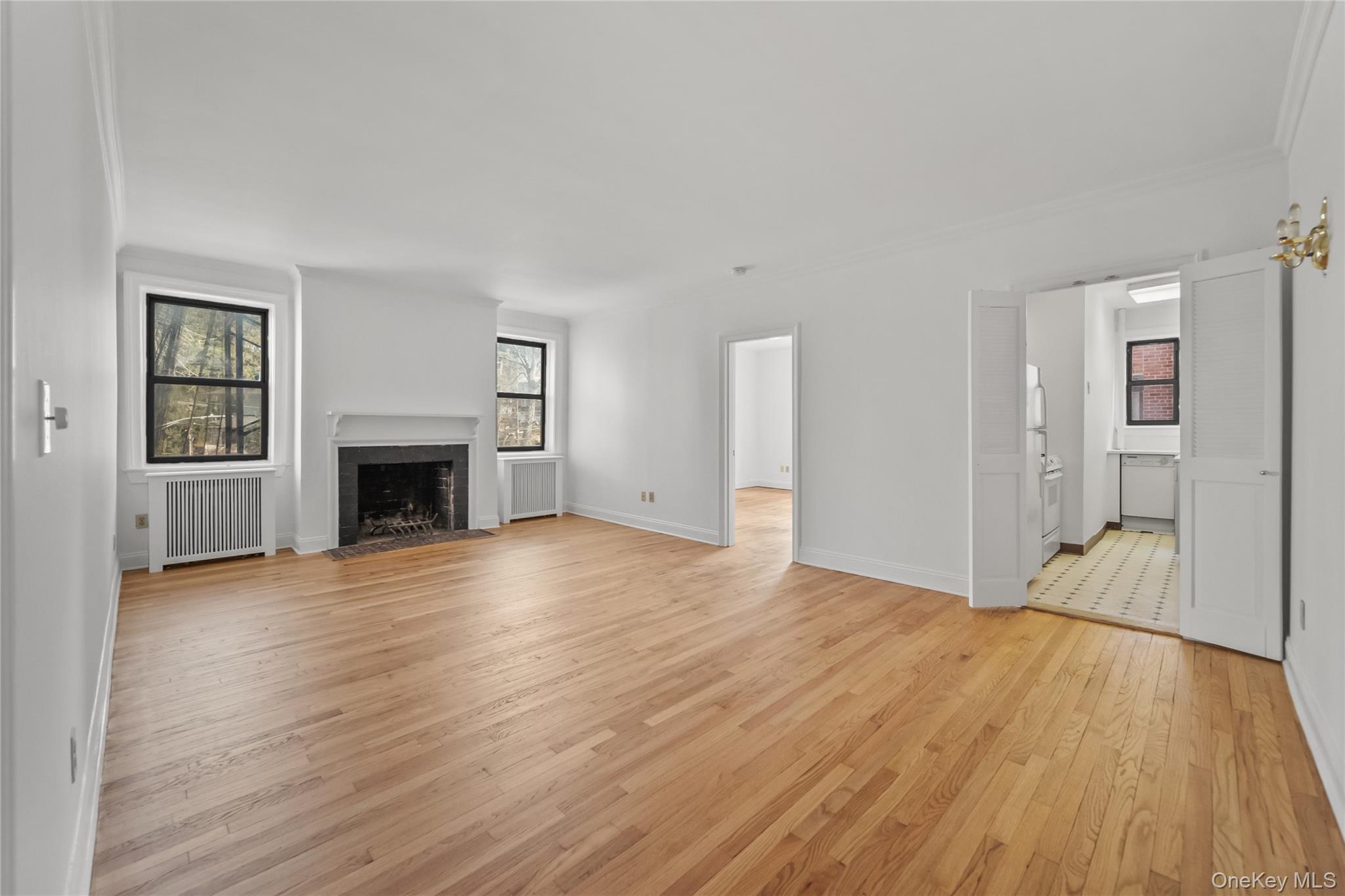 68 E Hartsdale Avenue 4e Property Photo 4