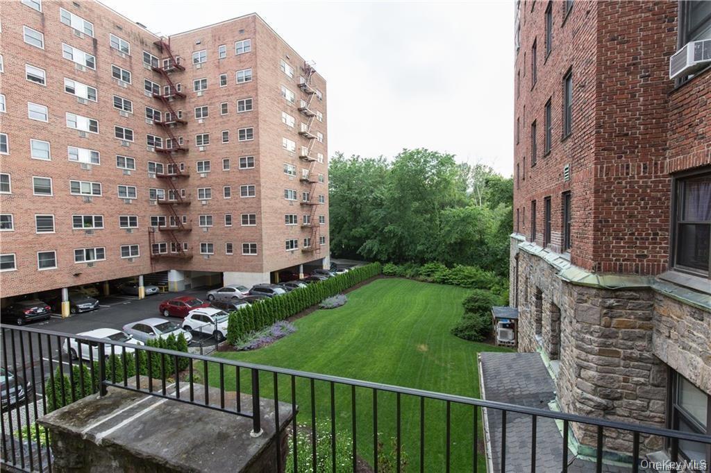68 E Hartsdale Avenue 4e Property Photo 17