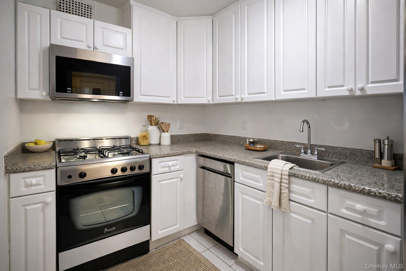 100-25 Queens Boulevard 5g Property Photo 4