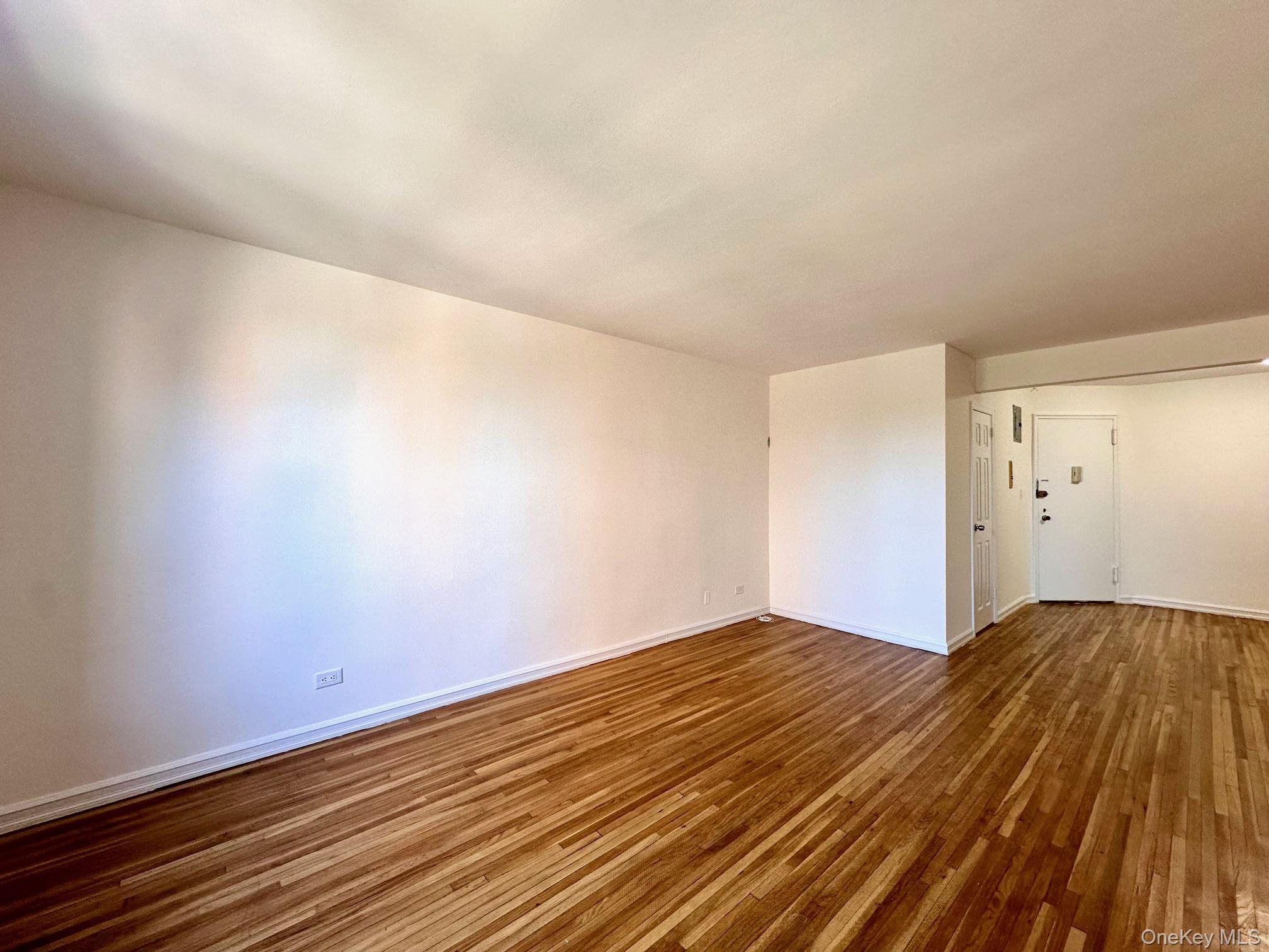 100-25 Queens Boulevard 5g Property Photo 6