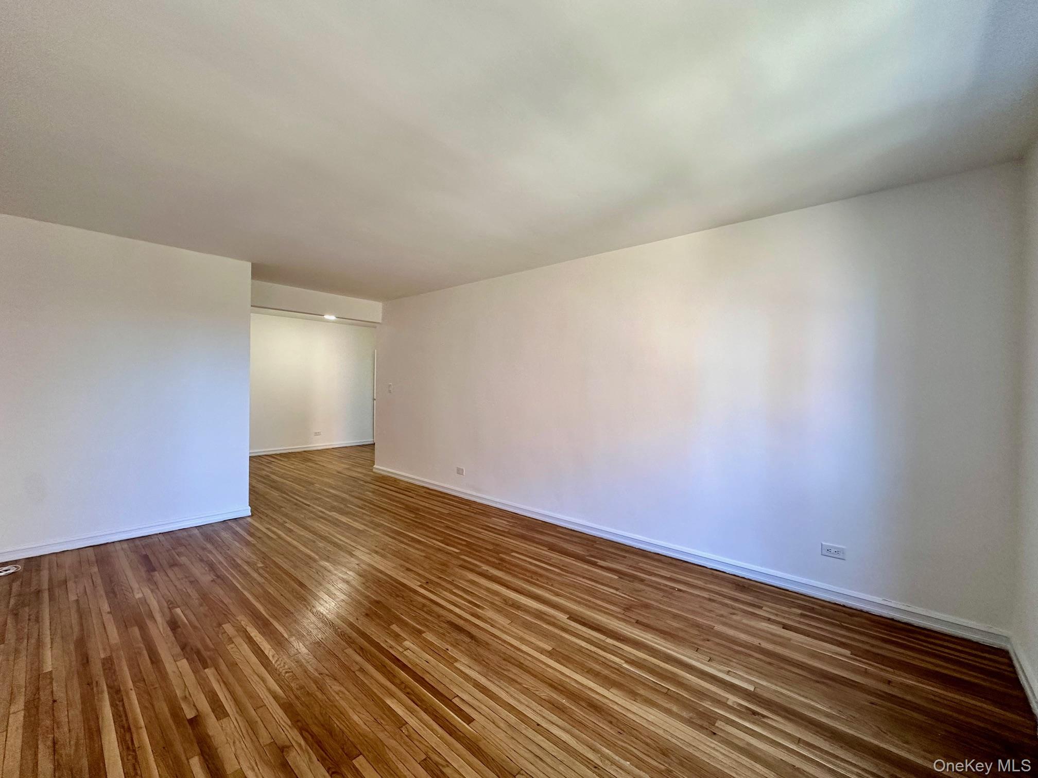 100-25 Queens Boulevard 5g Property Photo 8