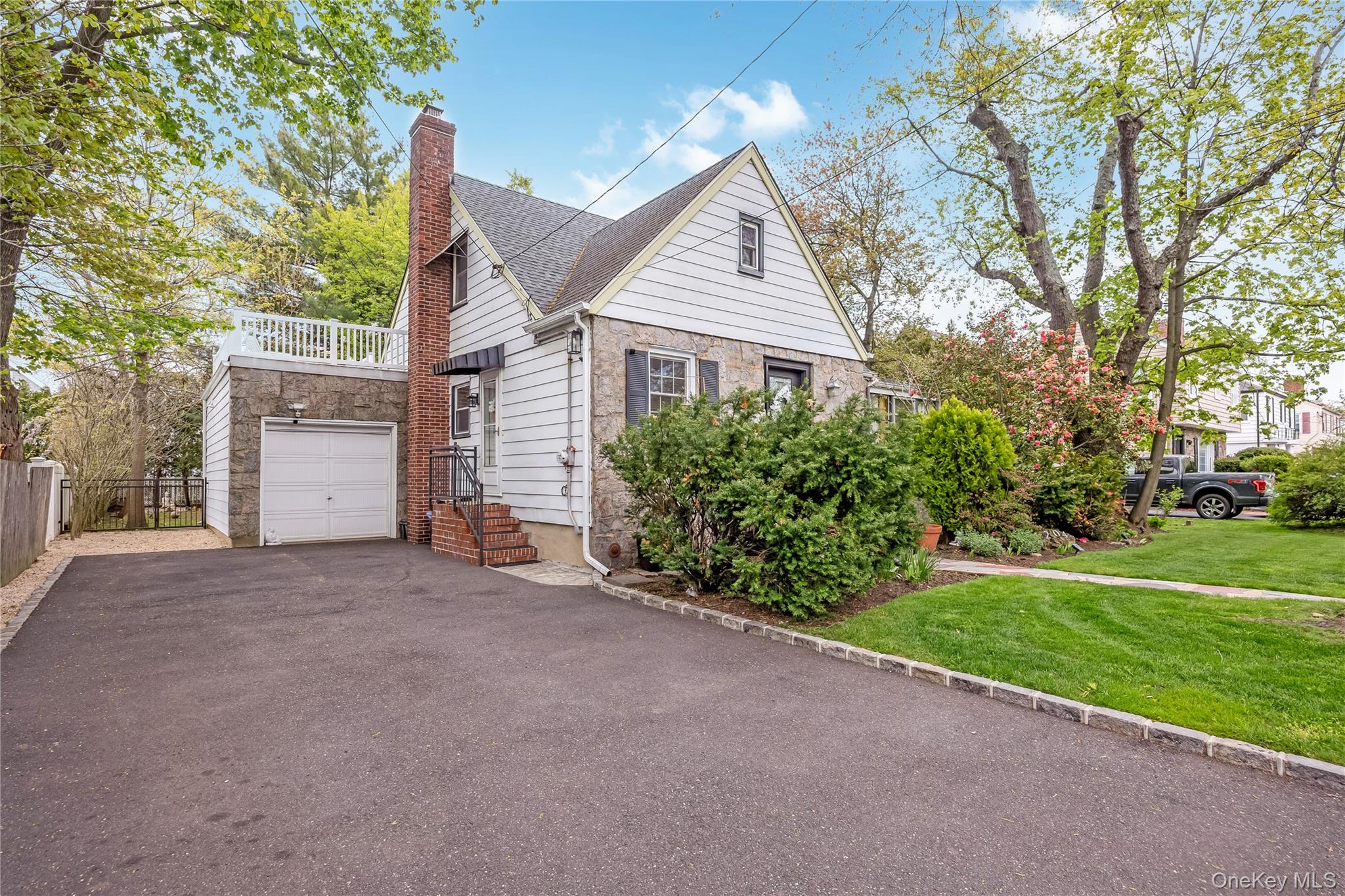 204 Franklin Avenue Property Photo 1