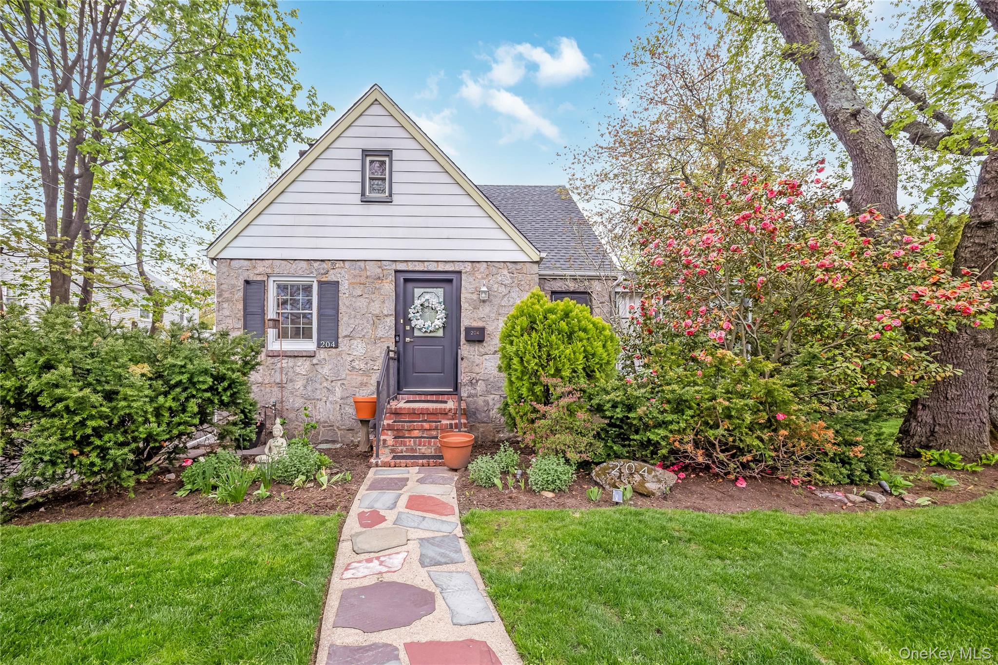 204 Franklin Avenue Property Photo 3