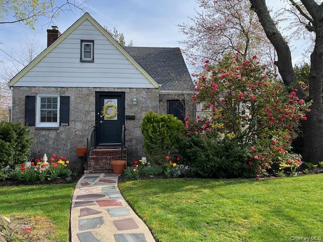 204 Franklin Avenue Property Photo 4