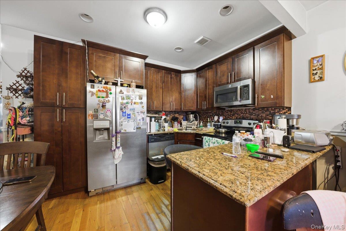 1268 Findlay Avenue Property Photo 7