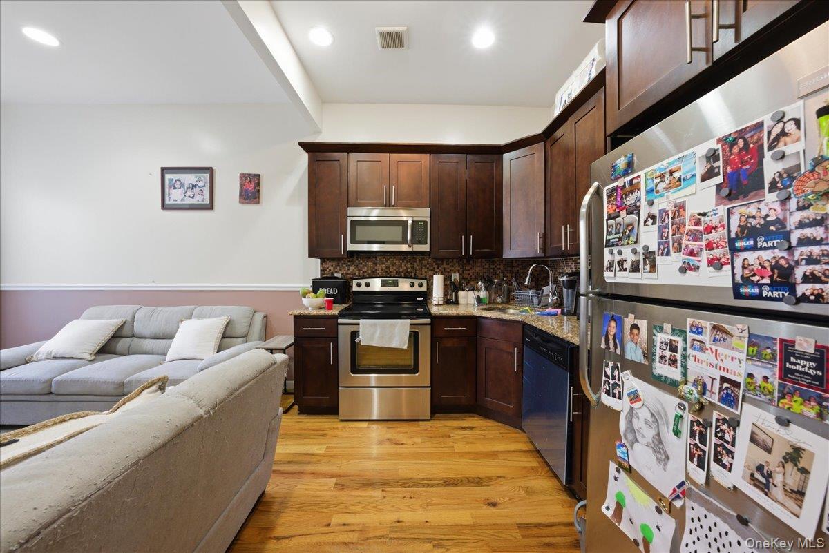 1268 Findlay Avenue Property Photo 17