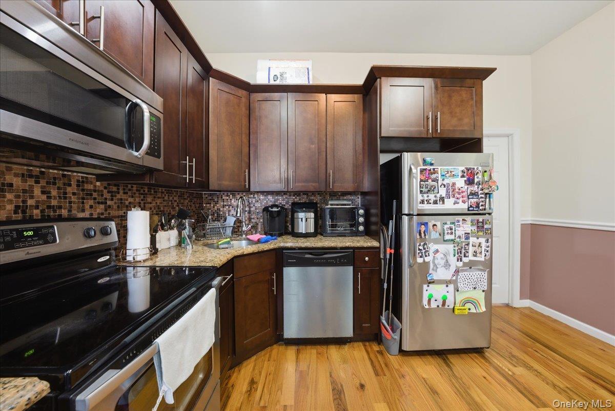 1268 Findlay Avenue Property Photo 18