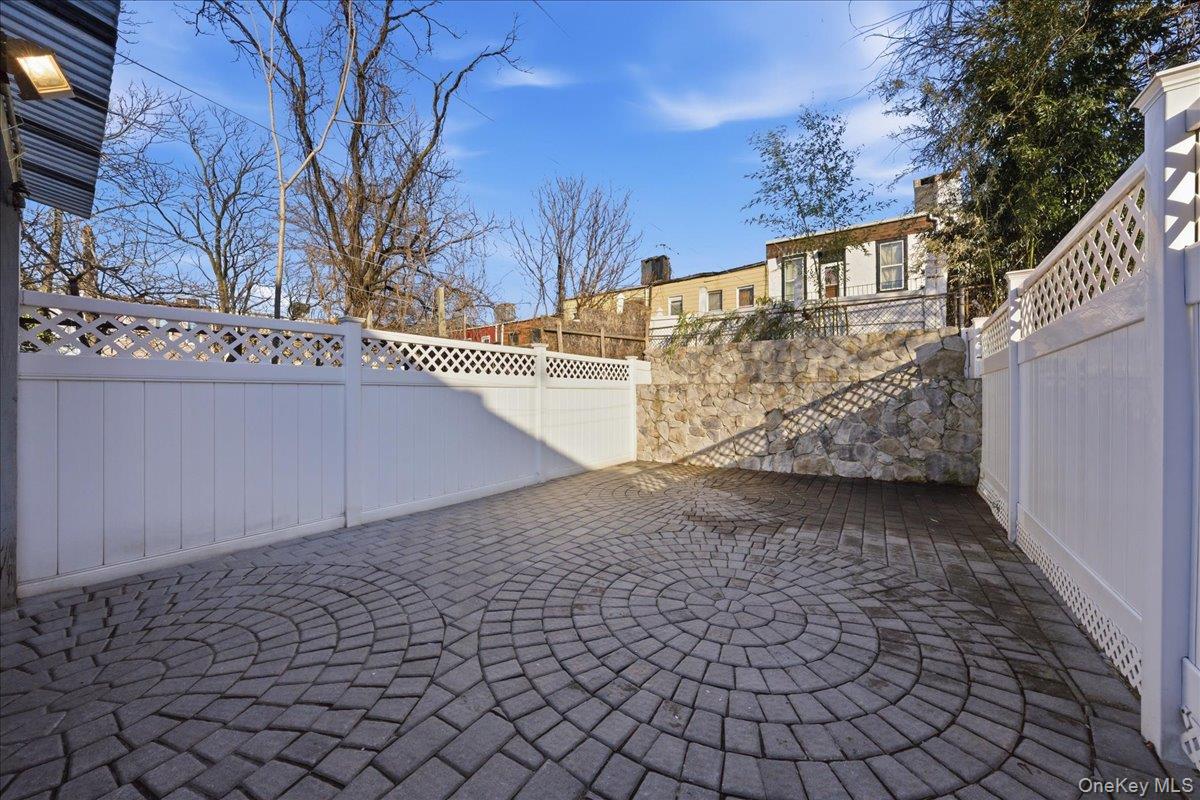 1268 Findlay Avenue Property Photo 28