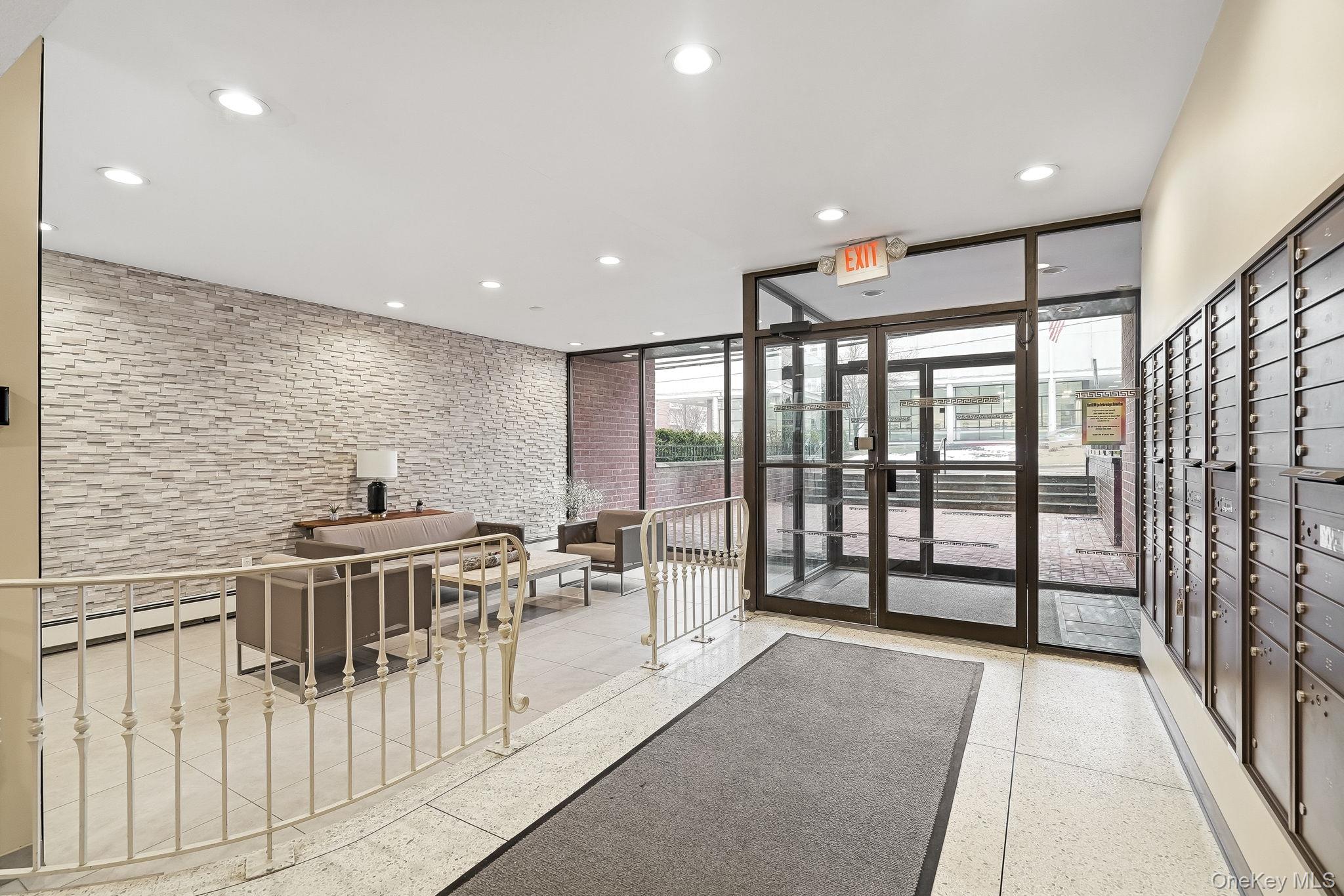 395 Westchester Avenue 6i Property Photo 4
