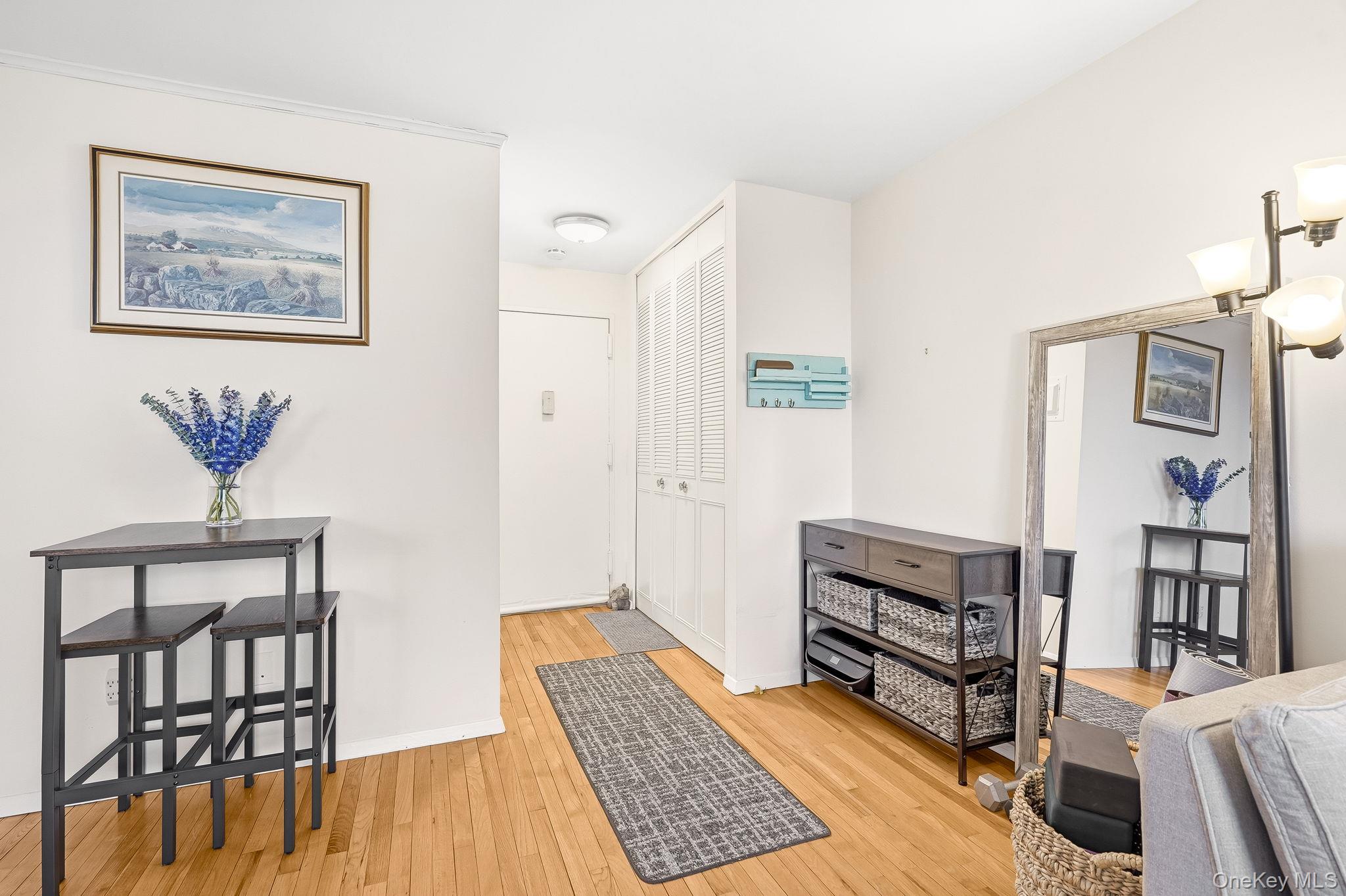 395 Westchester Avenue 6i Property Photo 10