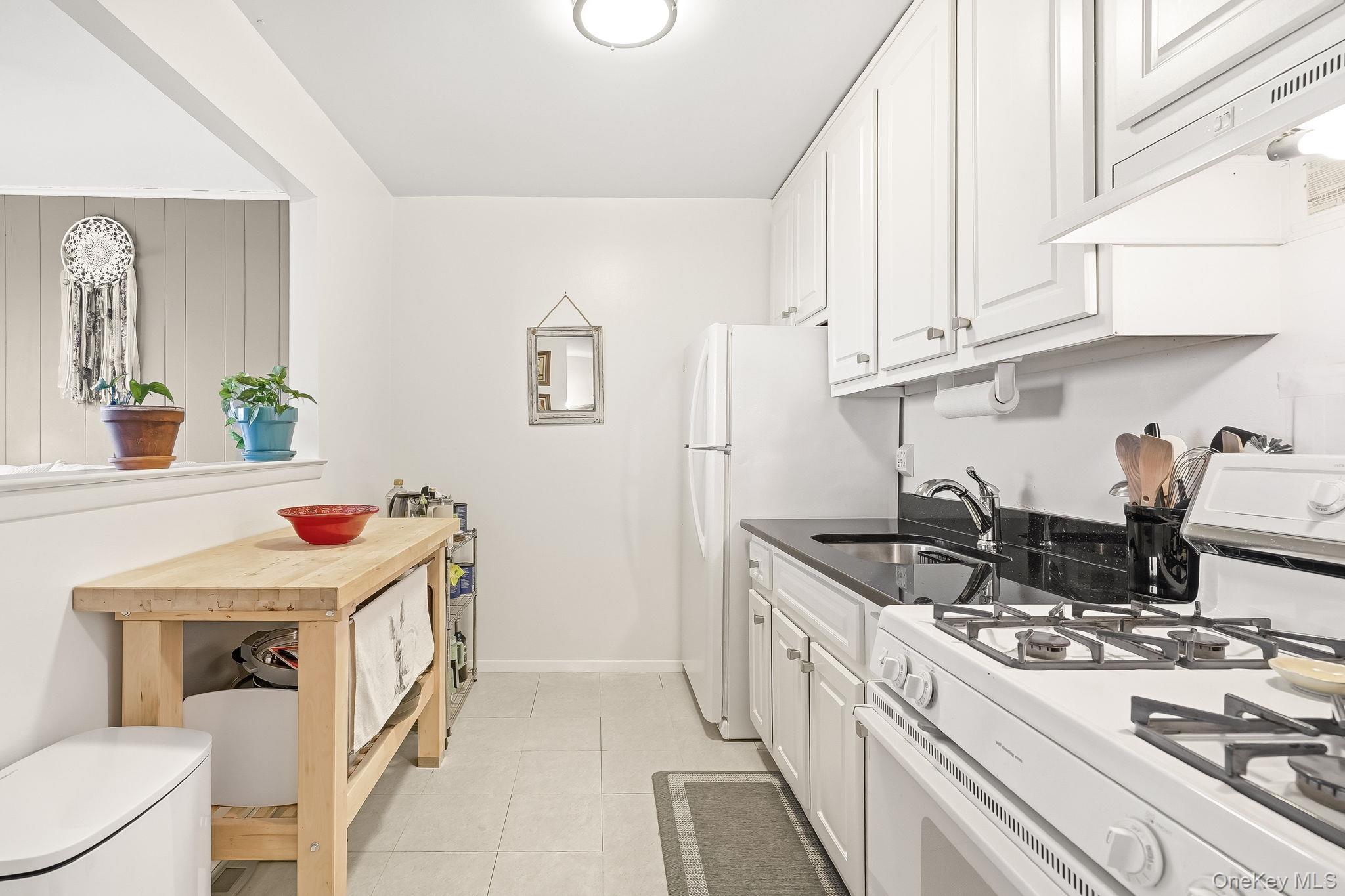 395 Westchester Avenue 6i Property Photo 13