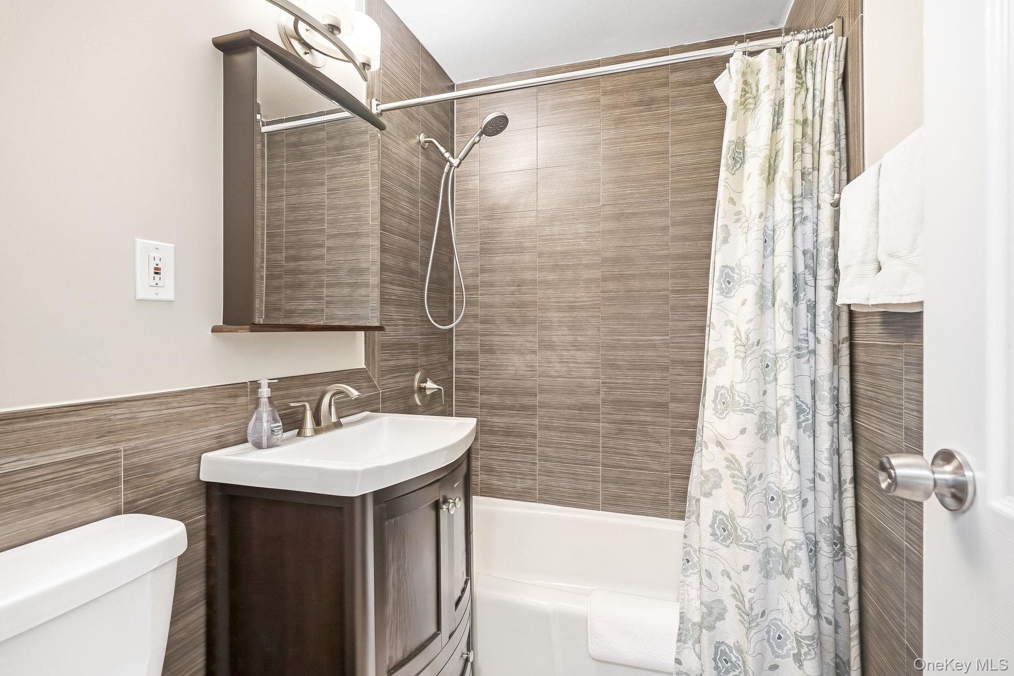 395 Westchester Avenue 6i Property Photo 15