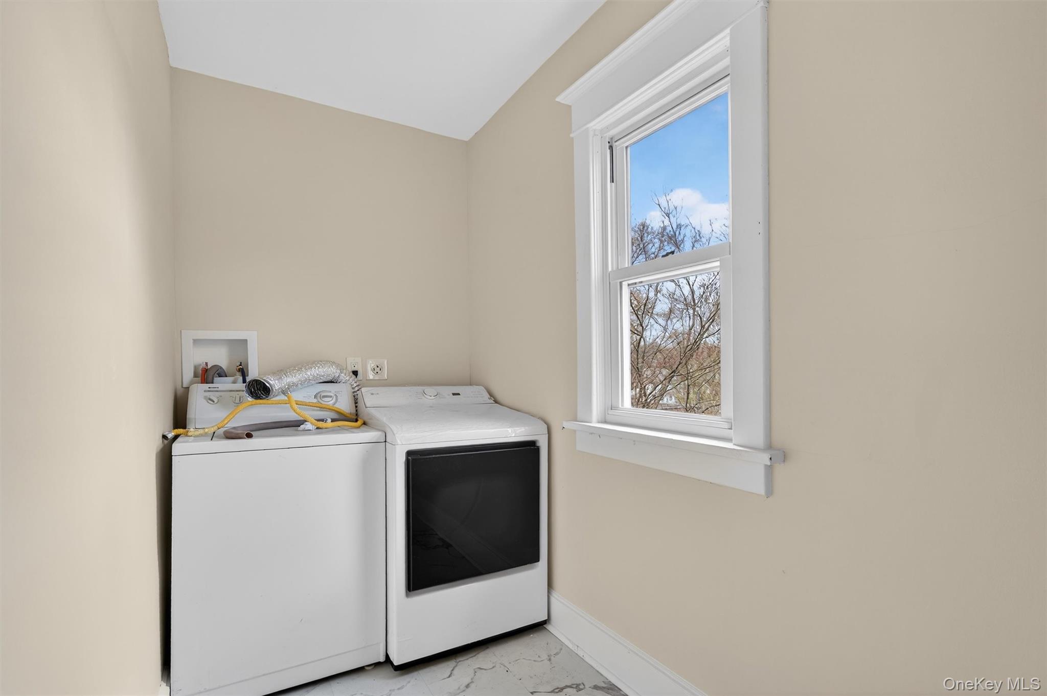 26 1/2 Ridge Street Property Photo 19