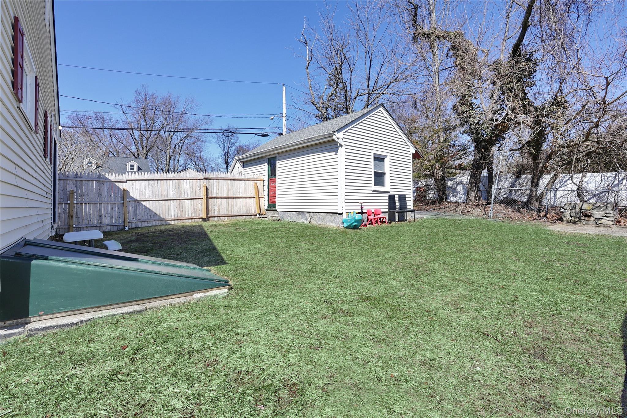 35 Mid Oaks Street Property Photo 19
