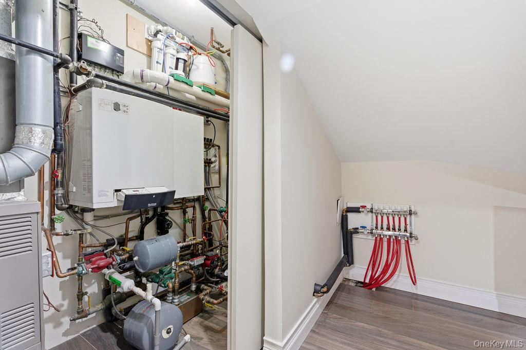 160-14 83rd Street Property Photo 31