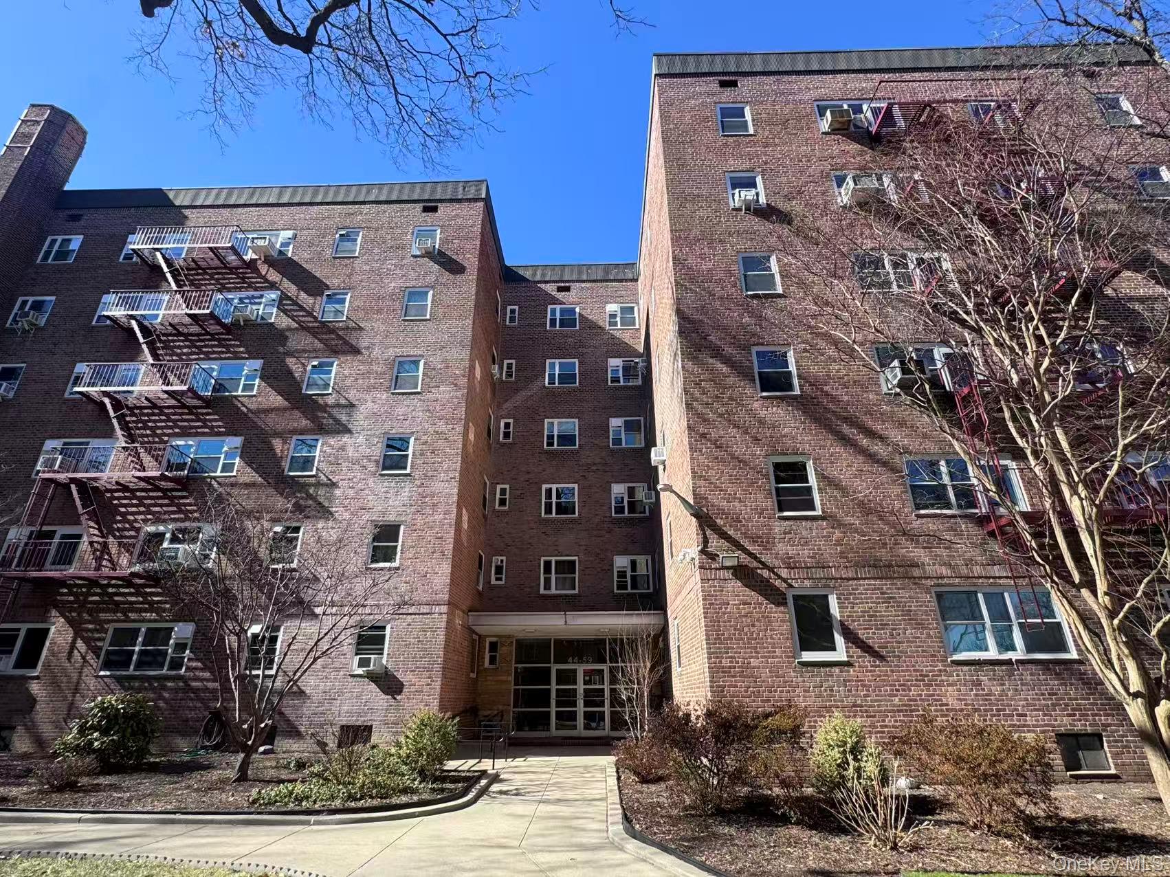 4459 Kissena Boulevard 2J Property Photo 1