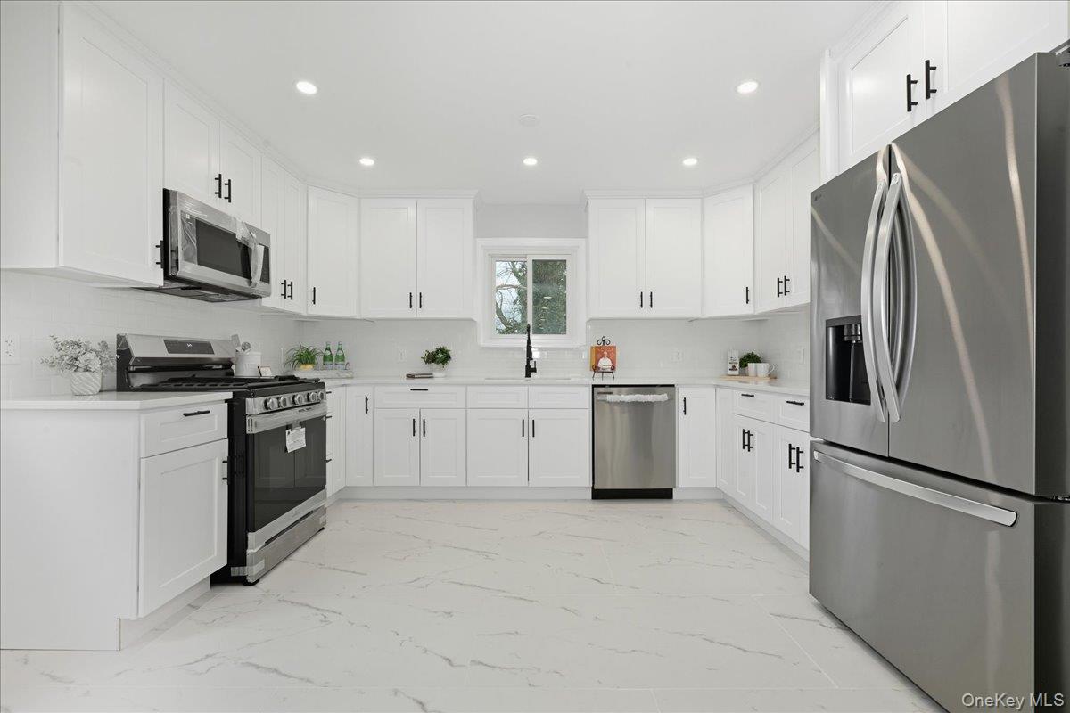 557 Southside Avenue Property Photo 17